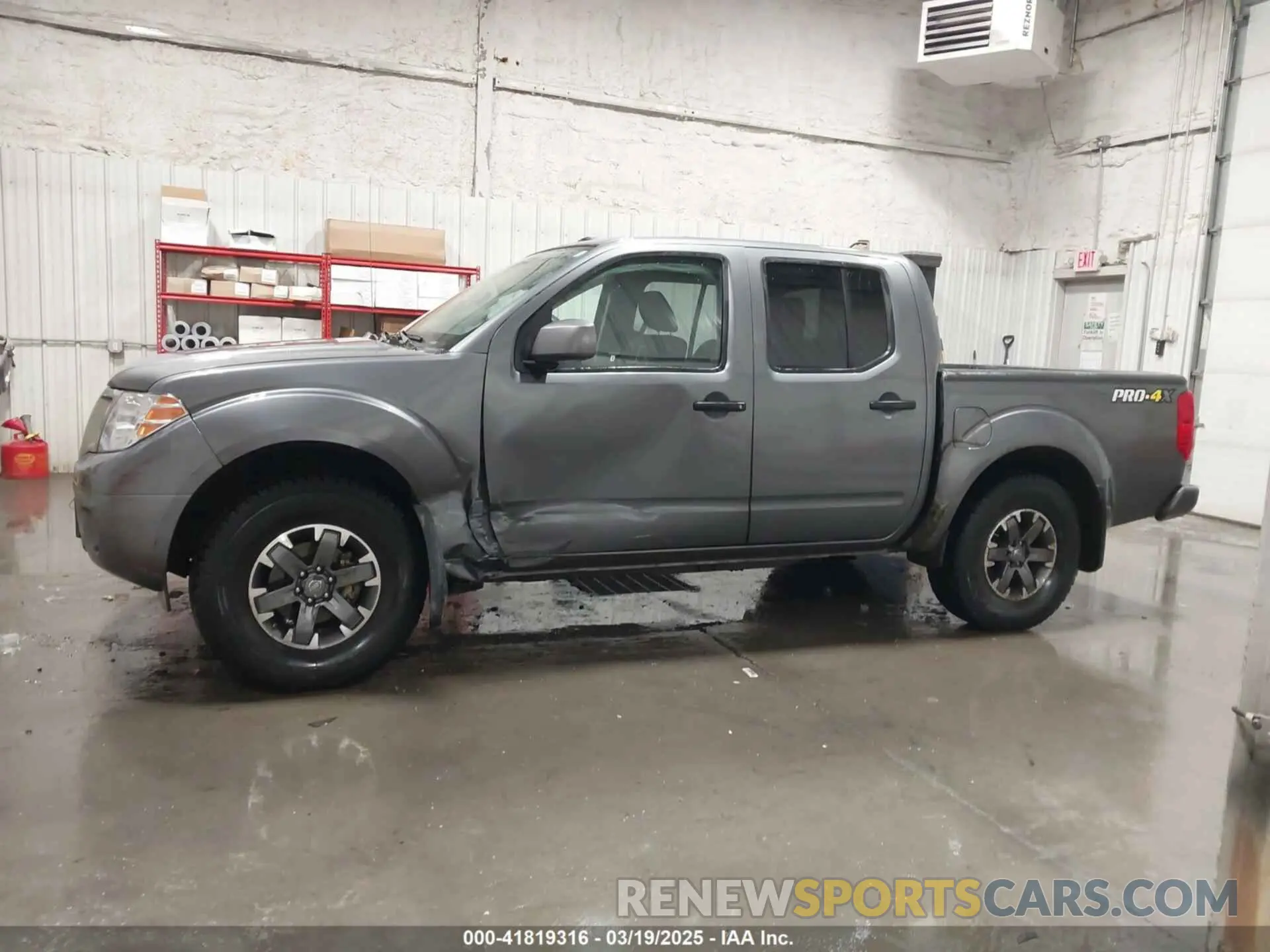 14 Photograph of a damaged car 1N6AD0EV7KN710528 NISSAN FRONTIER 2019