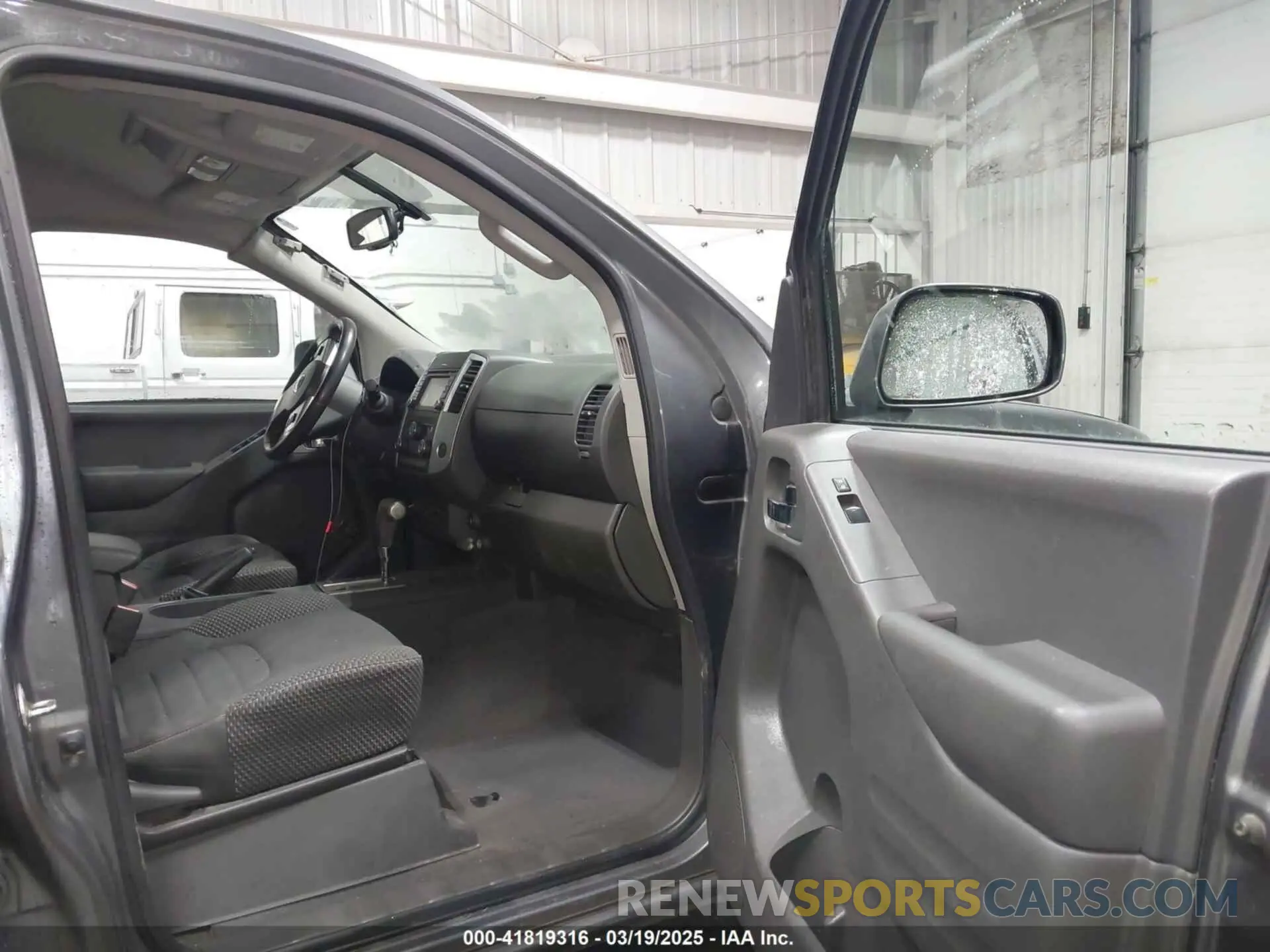 5 Photograph of a damaged car 1N6AD0EV7KN710528 NISSAN FRONTIER 2019