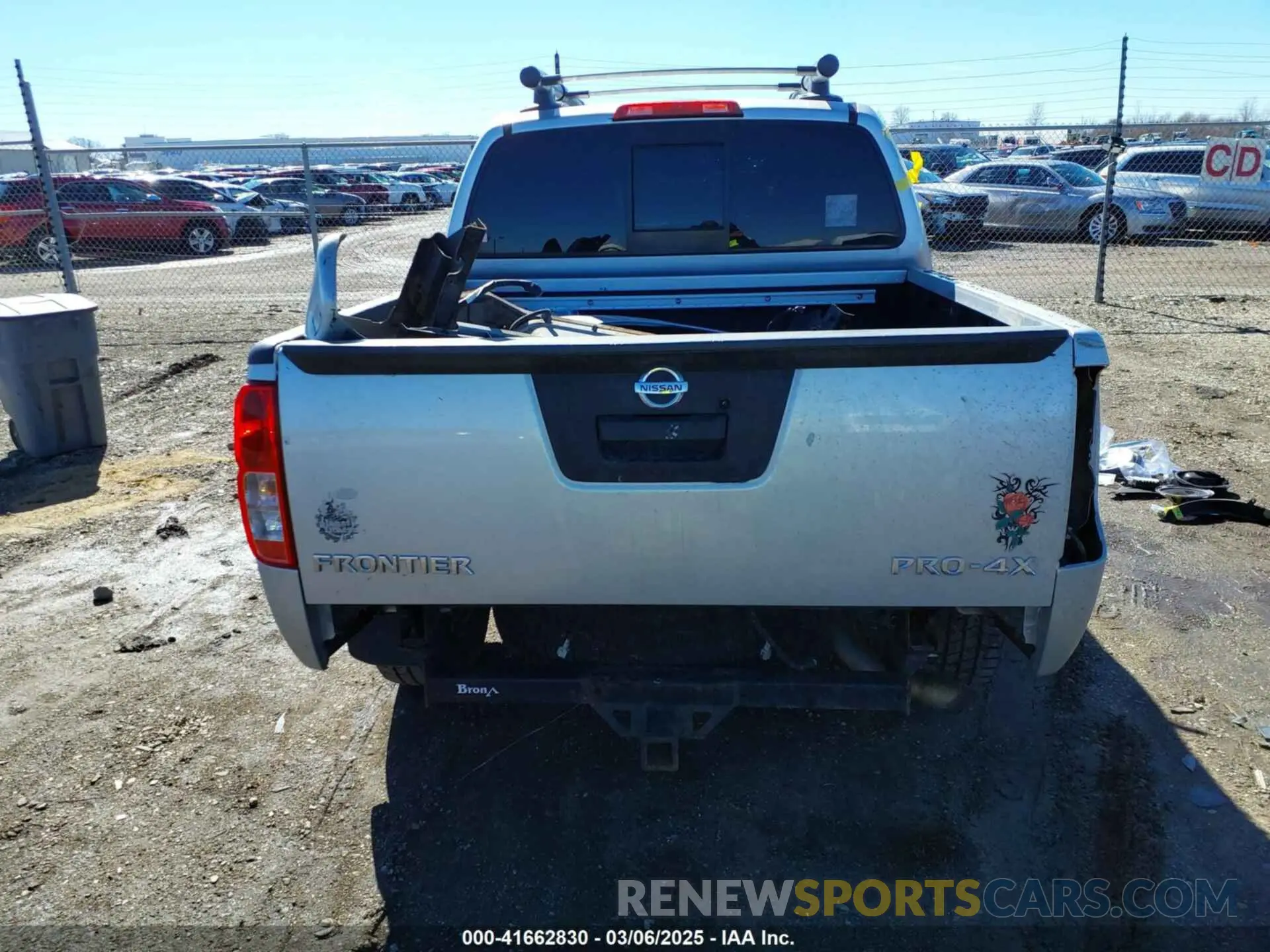 17 Photograph of a damaged car 1N6AD0EV7KN723571 NISSAN FRONTIER 2019