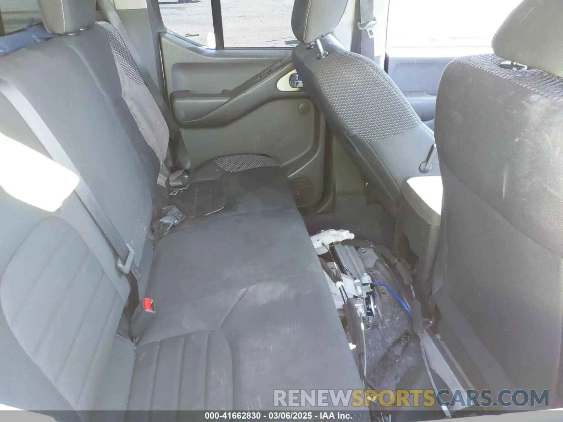 8 Photograph of a damaged car 1N6AD0EV7KN723571 NISSAN FRONTIER 2019