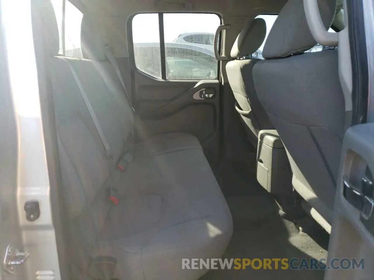 10 Photograph of a damaged car 1N6AD0EV7KN723781 NISSAN FRONTIER 2019