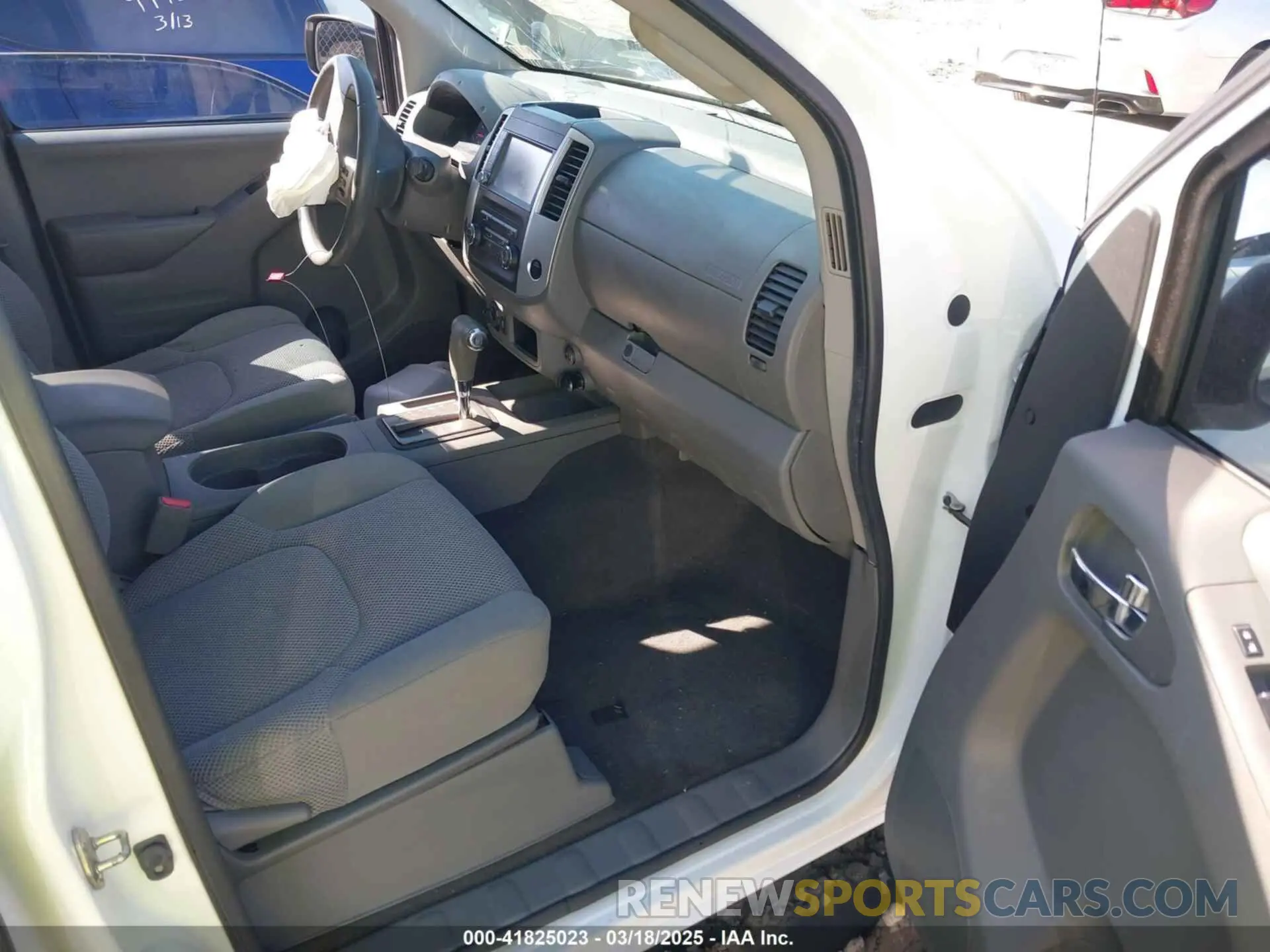 5 Photograph of a damaged car 1N6AD0EV8KN710070 NISSAN FRONTIER 2019