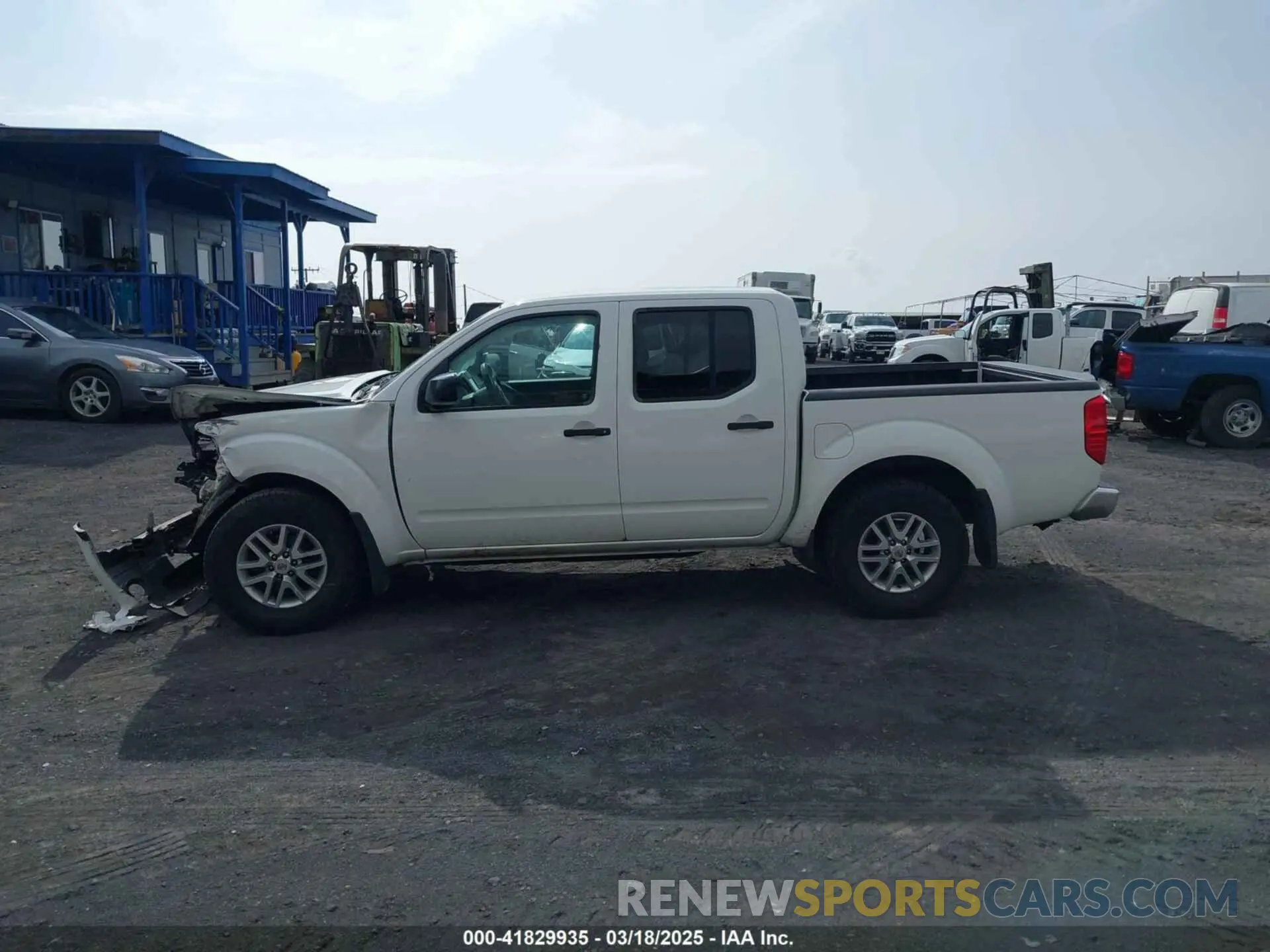14 Photograph of a damaged car 1N6AD0EV8KN731582 NISSAN FRONTIER 2019