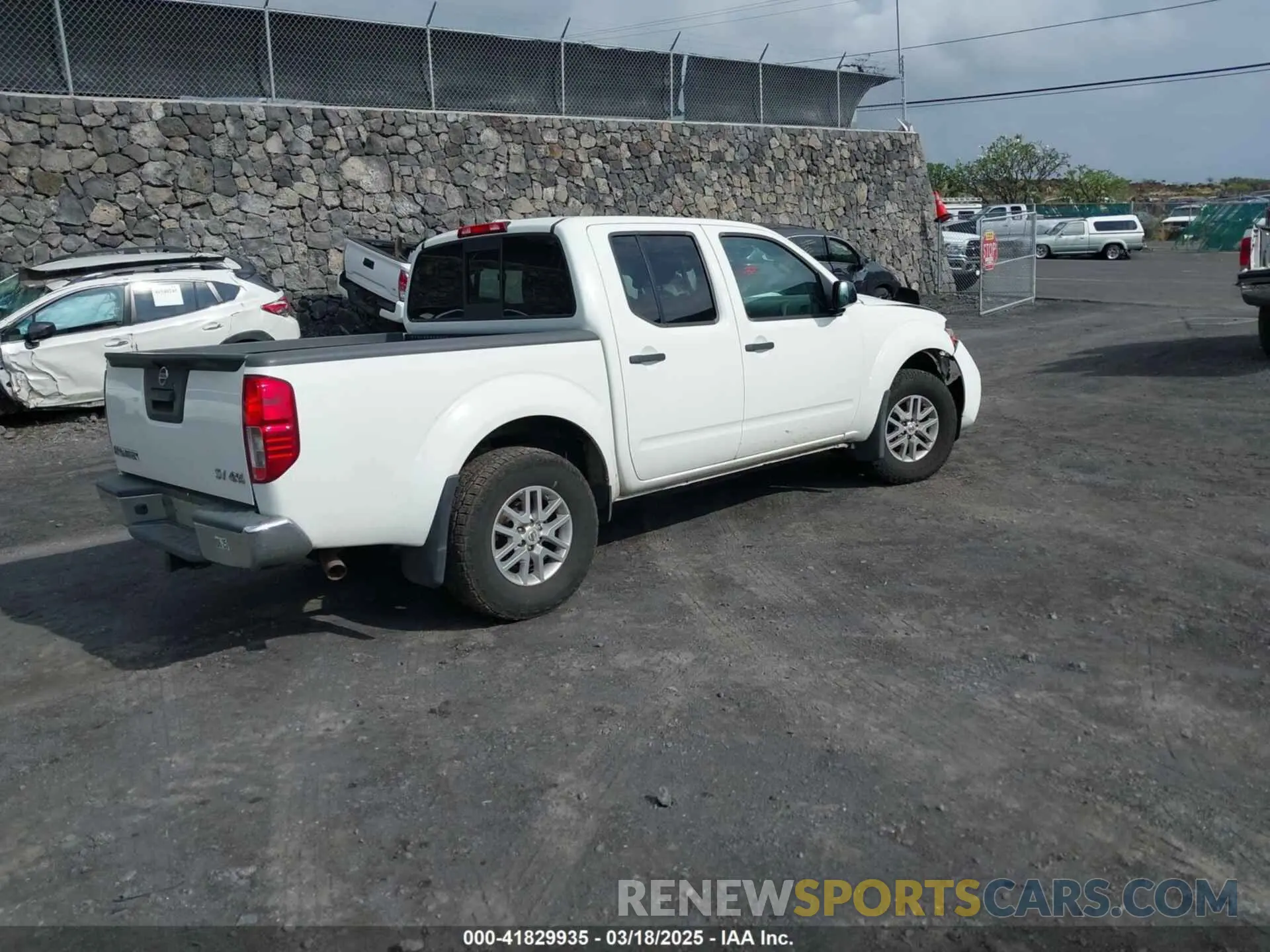 4 Photograph of a damaged car 1N6AD0EV8KN731582 NISSAN FRONTIER 2019