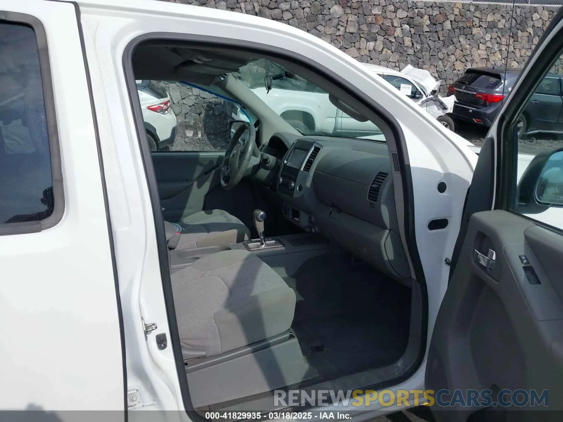 5 Photograph of a damaged car 1N6AD0EV8KN731582 NISSAN FRONTIER 2019