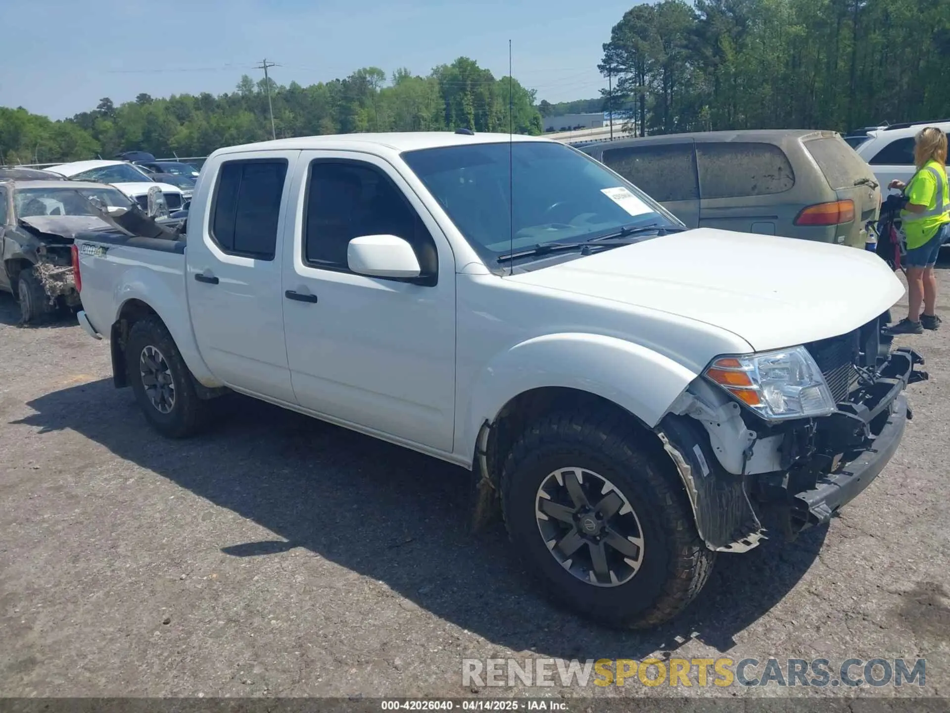 1 Photograph of a damaged car 1N6AD0EV8KN882308 NISSAN FRONTIER 2019