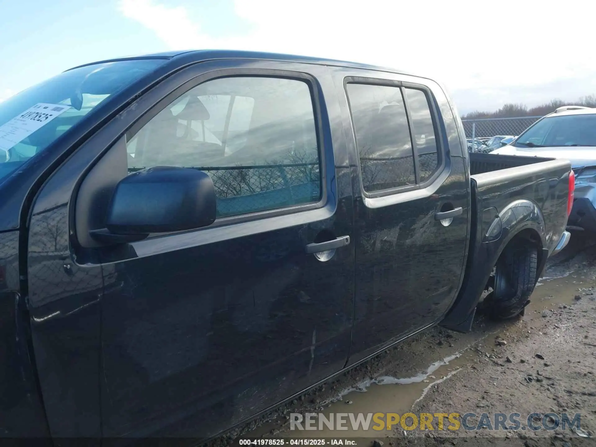 15 Photograph of a damaged car 1N6AD0EV9KN723149 NISSAN FRONTIER 2019
