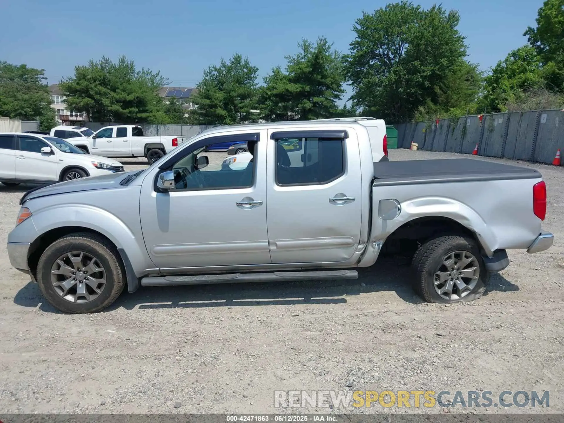 14 Photograph of a damaged car 1N6AD0EV9KN752067 NISSAN FRONTIER 2019
