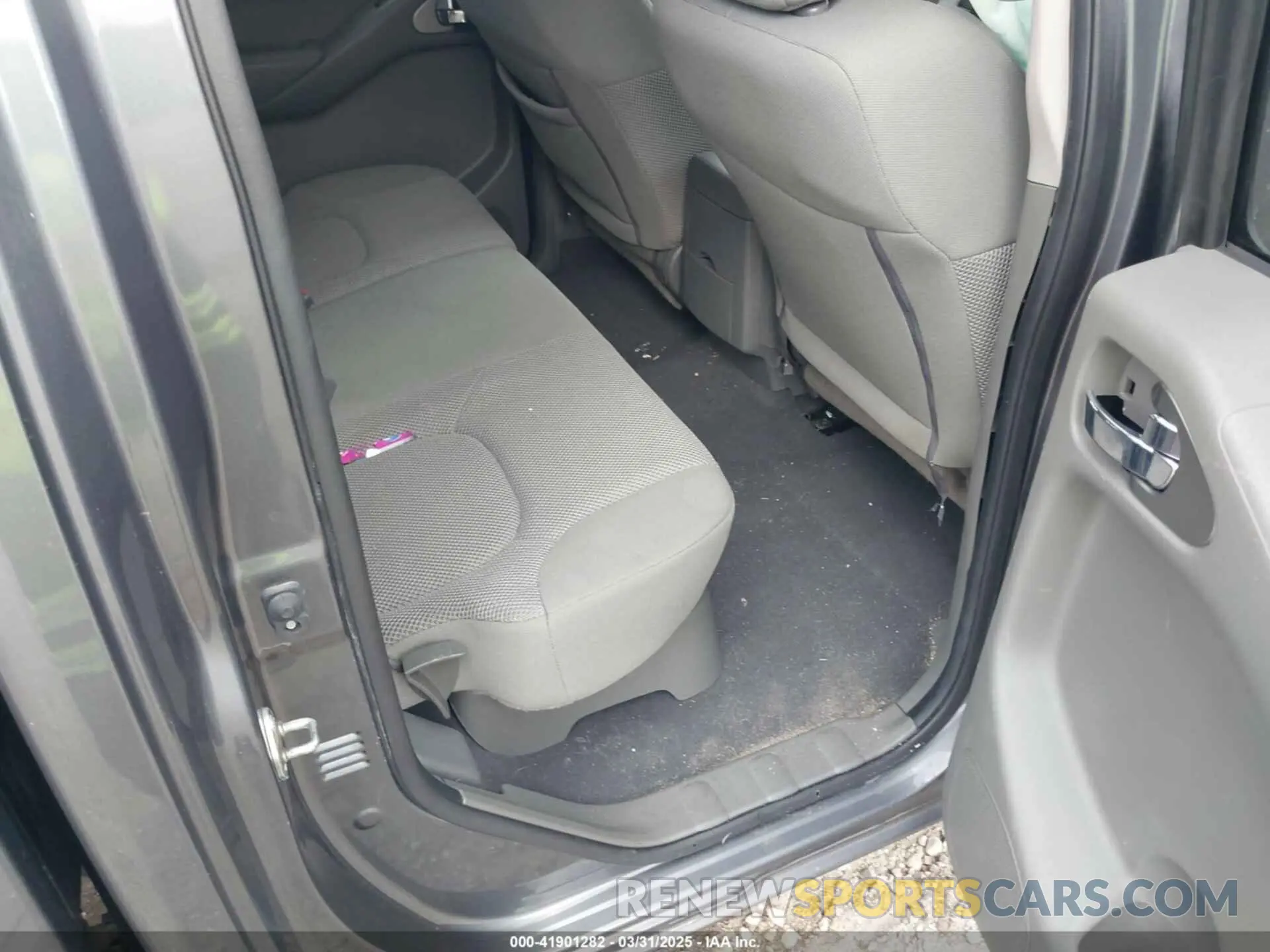 8 Photograph of a damaged car 1N6AD0EV9KN876887 NISSAN FRONTIER 2019