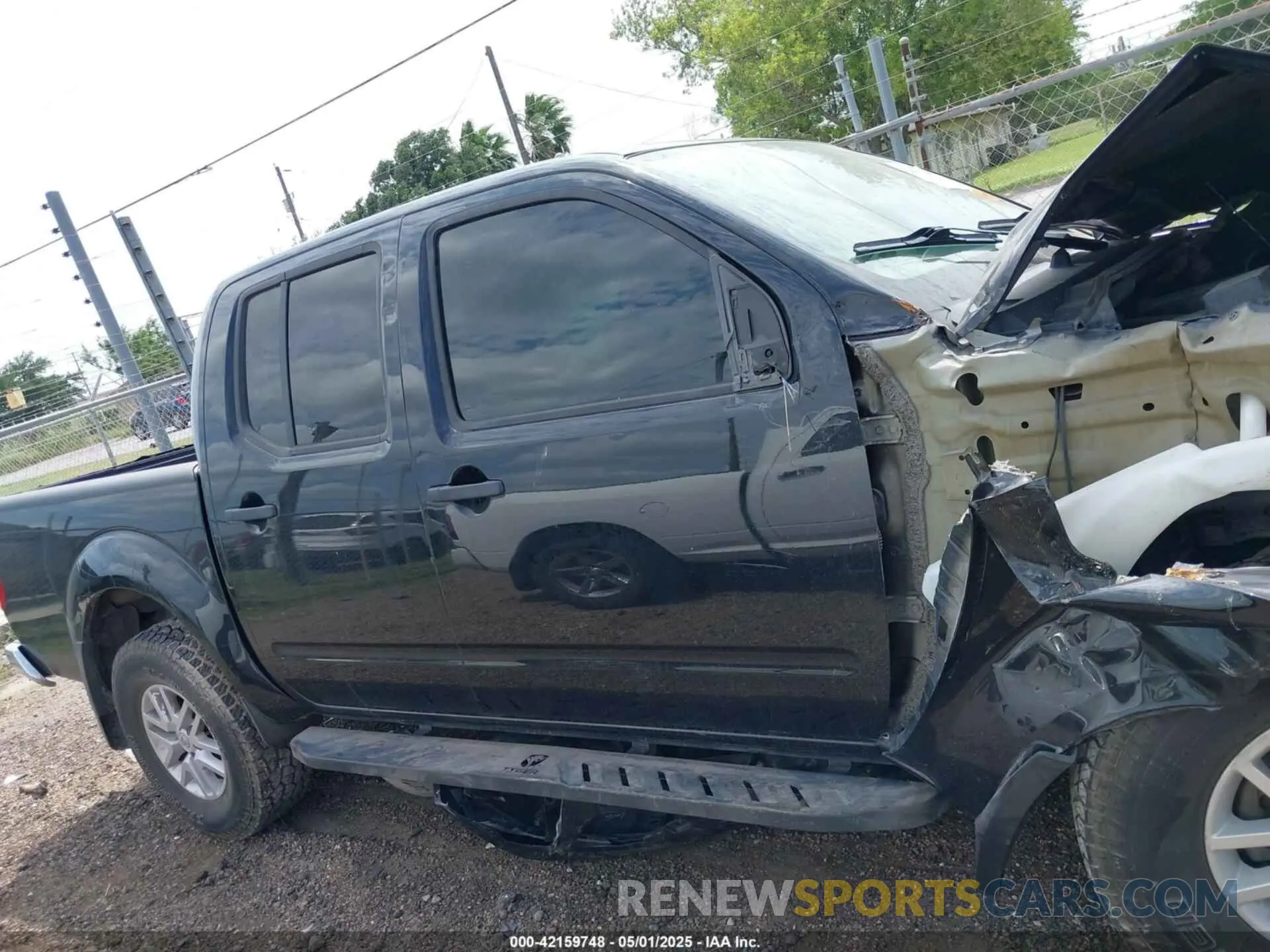 13 Photograph of a damaged car 1N6AD0EVXKN701354 NISSAN FRONTIER 2019