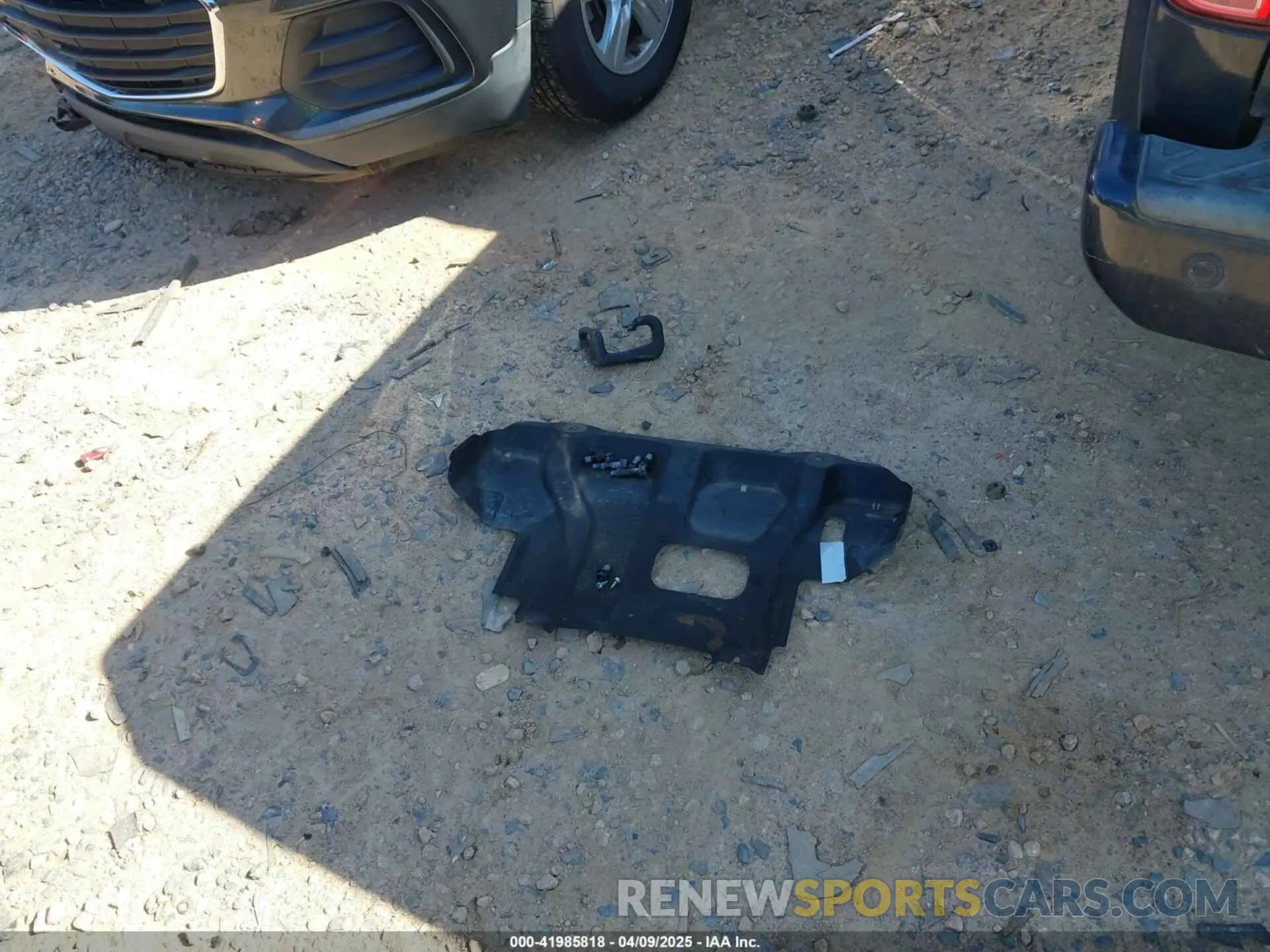 12 Photograph of a damaged car 1N6AD0EVXKN711897 NISSAN FRONTIER 2019