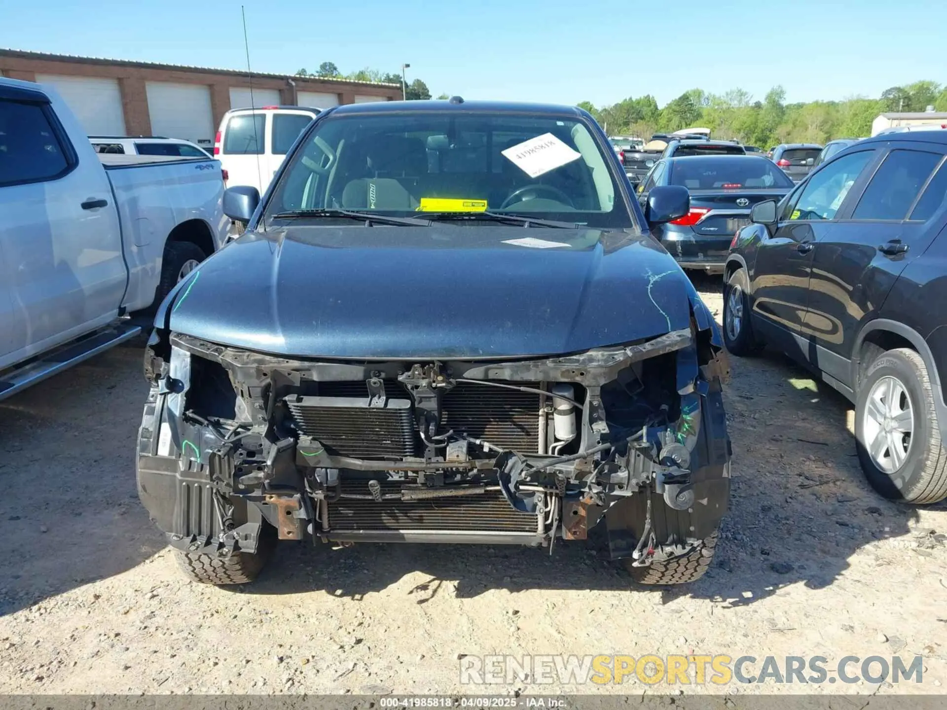13 Photograph of a damaged car 1N6AD0EVXKN711897 NISSAN FRONTIER 2019