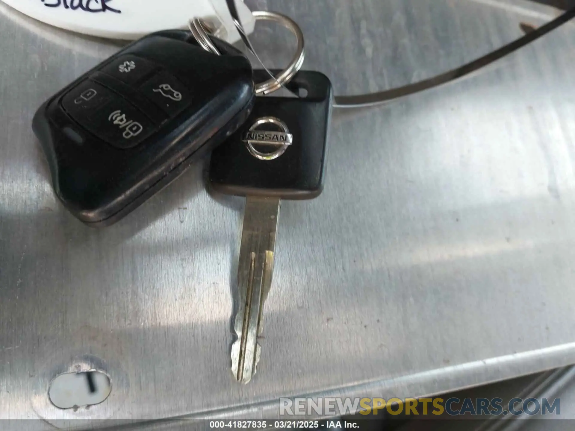11 Photograph of a damaged car 1N6AD0EVXKN735696 NISSAN FRONTIER 2019