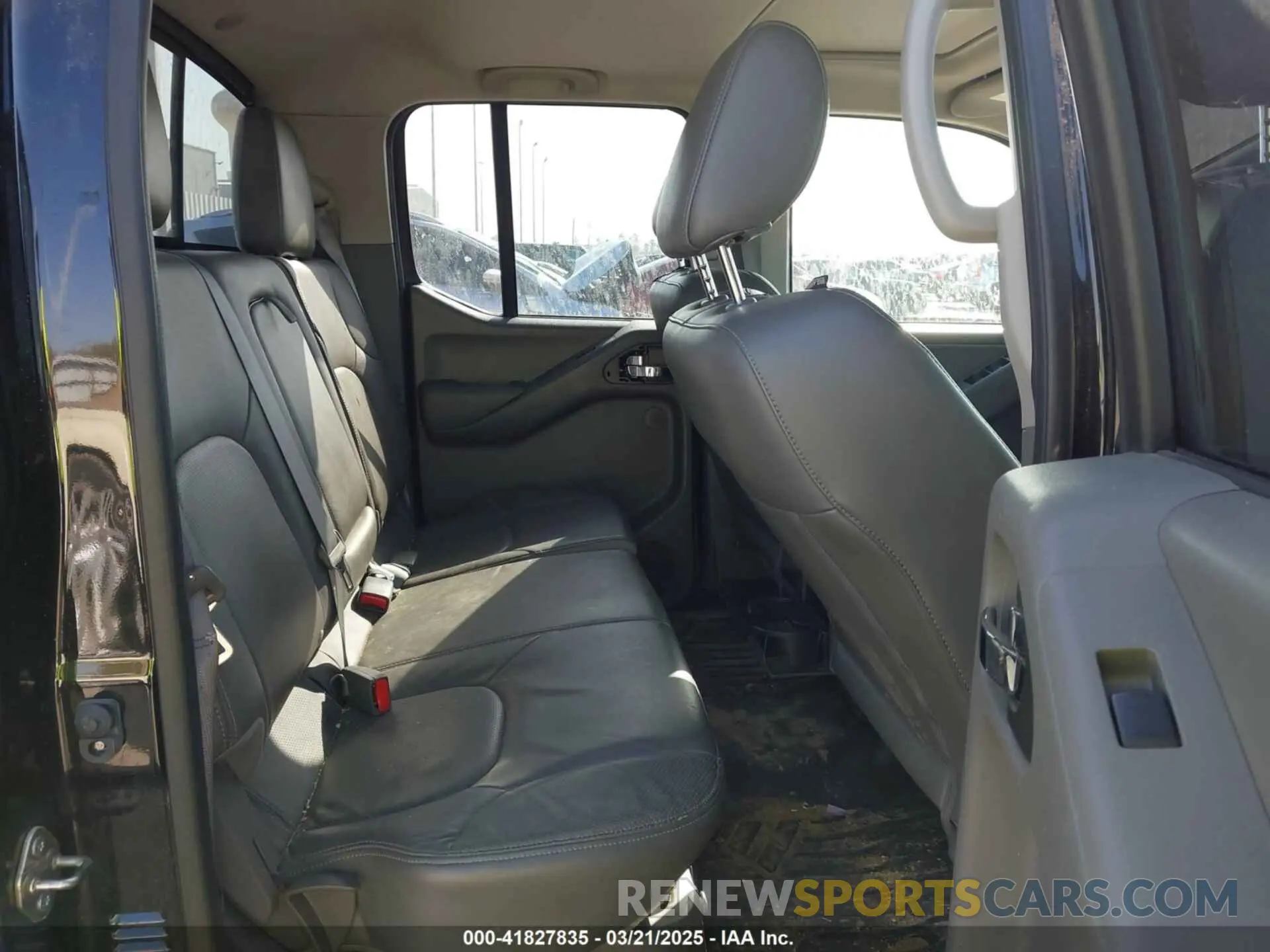 8 Photograph of a damaged car 1N6AD0EVXKN735696 NISSAN FRONTIER 2019