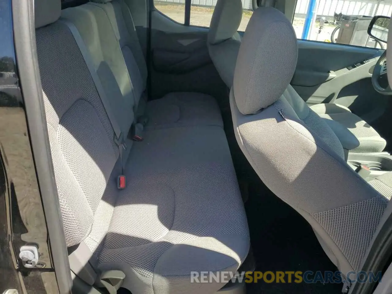 10 Photograph of a damaged car 1N6AD0EVXKN746729 NISSAN FRONTIER 2019