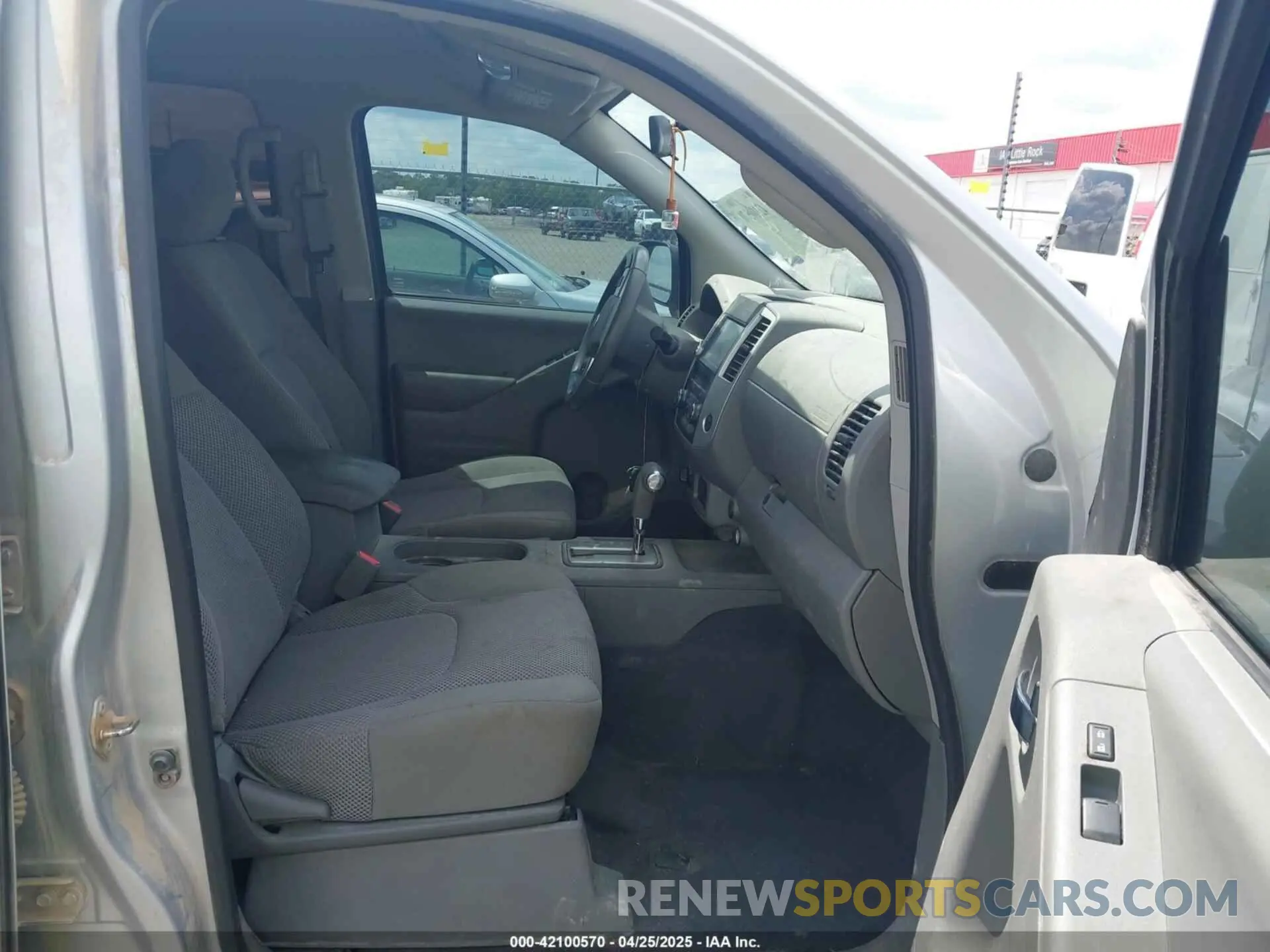 5 Photograph of a damaged car 1N6AD0EVXKN771372 NISSAN FRONTIER 2019