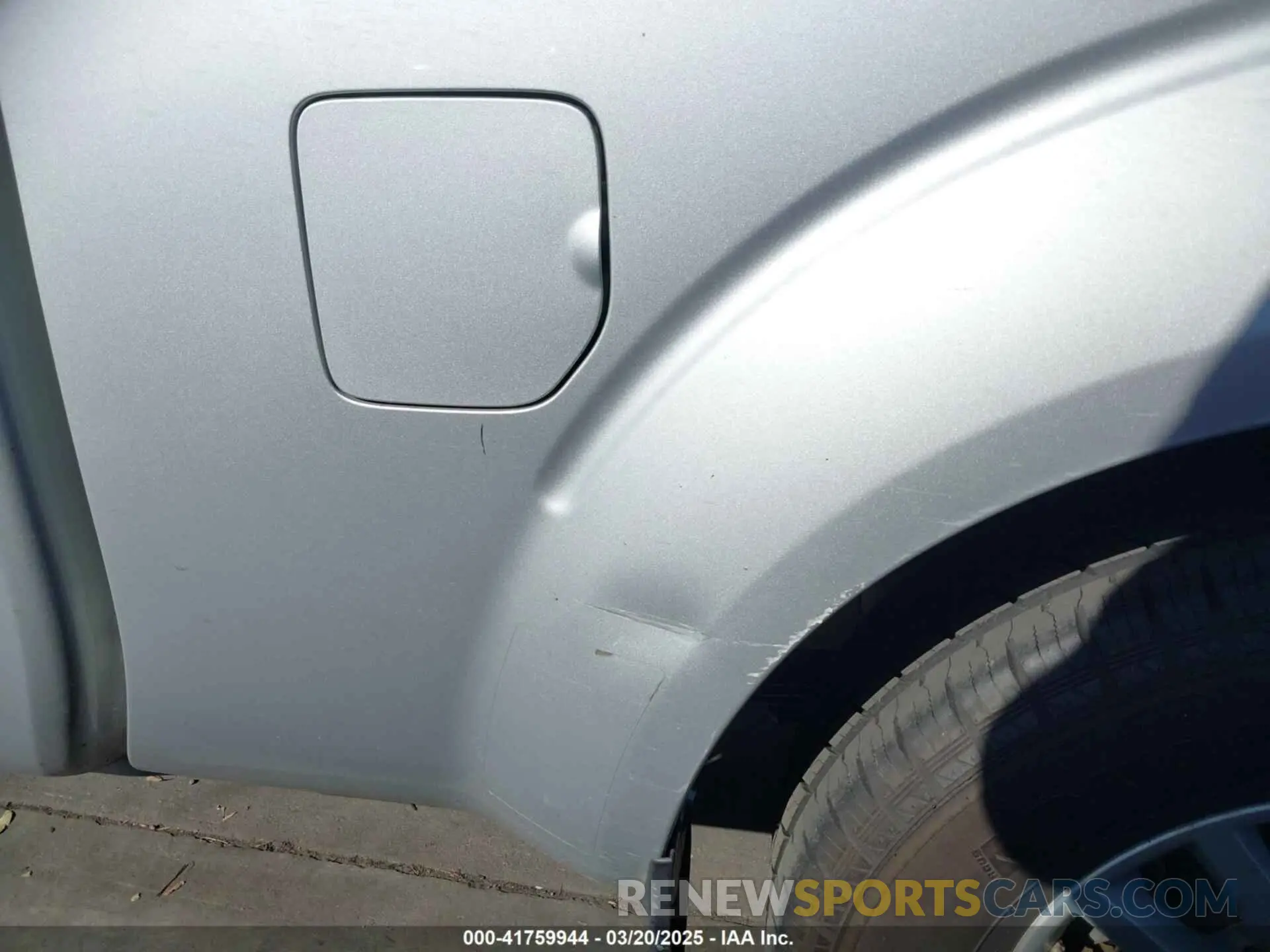 12 Photograph of a damaged car 1N6AD0FR5KN701277 NISSAN FRONTIER 2019