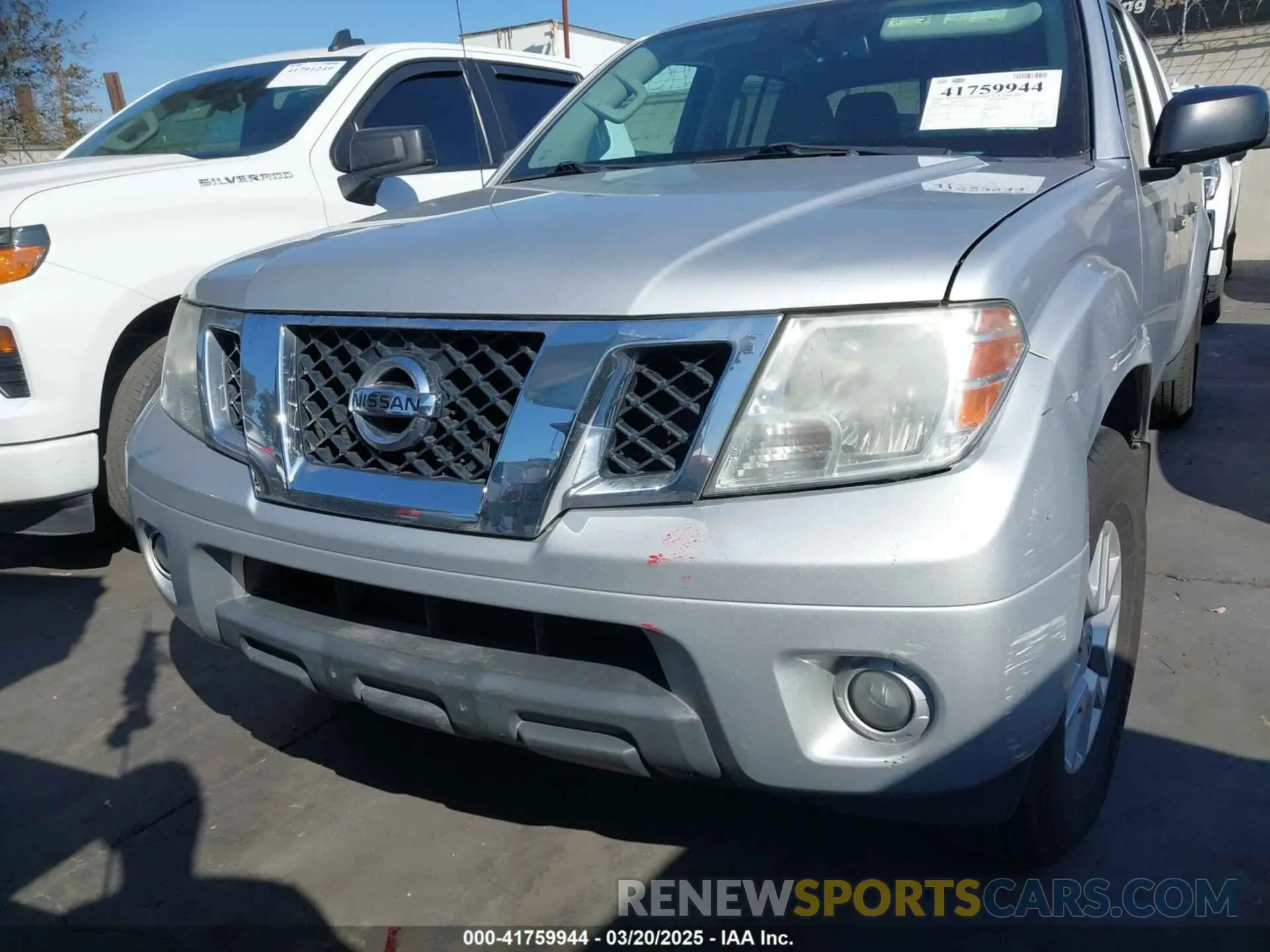 13 Photograph of a damaged car 1N6AD0FR5KN701277 NISSAN FRONTIER 2019