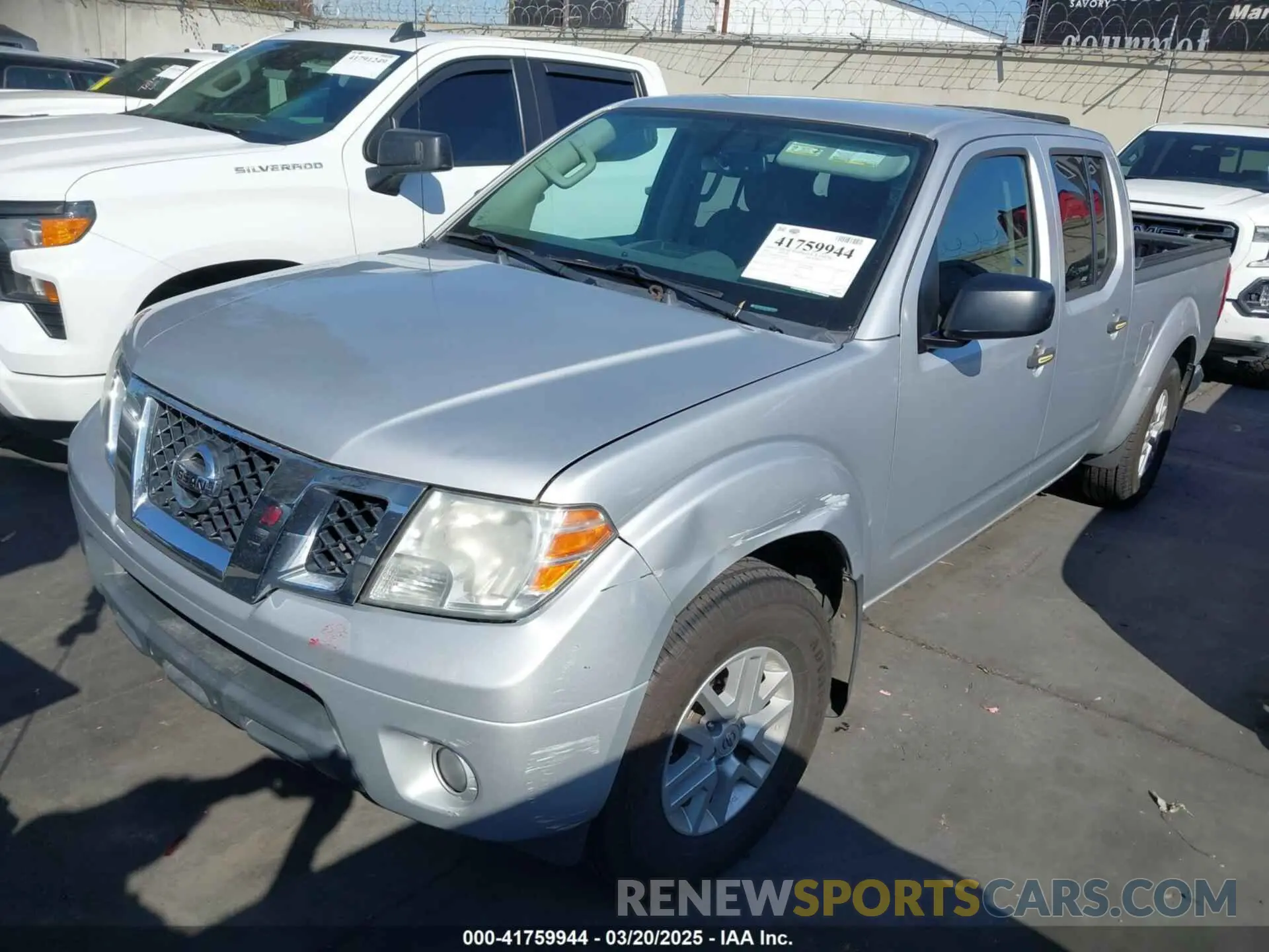 2 Photograph of a damaged car 1N6AD0FR5KN701277 NISSAN FRONTIER 2019