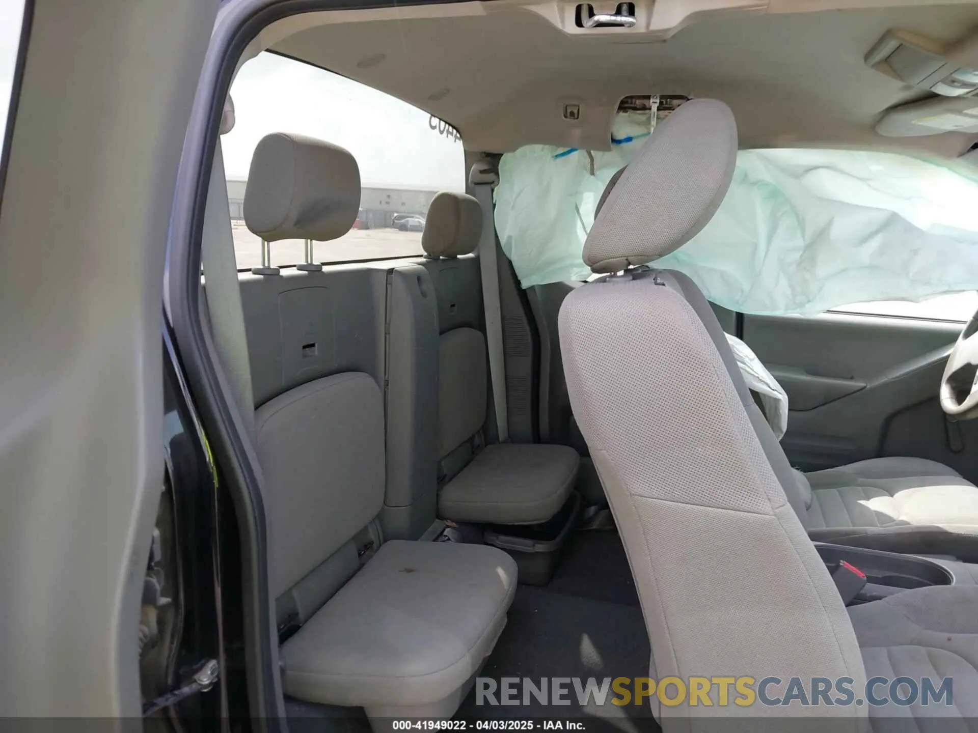 8 Photograph of a damaged car 1N6BD0CT1KN737200 NISSAN FRONTIER 2019
