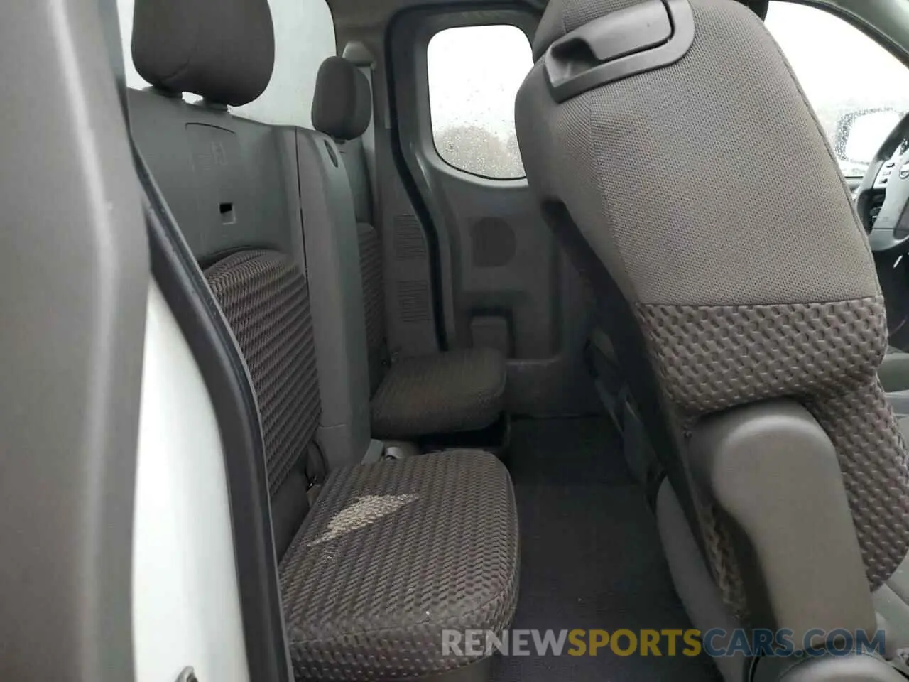 10 Photograph of a damaged car 1N6BD0CT3KN735576 NISSAN FRONTIER 2019