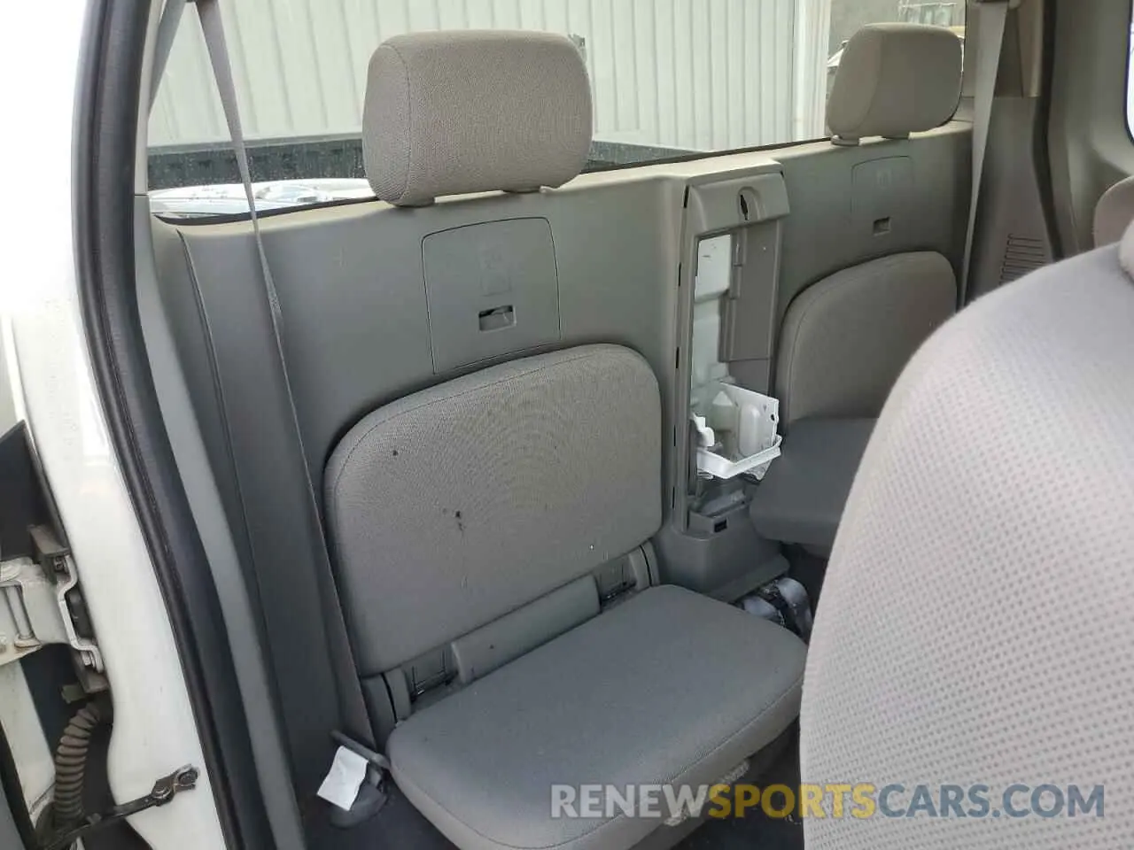 10 Photograph of a damaged car 1N6BD0CT4KN777688 NISSAN FRONTIER 2019