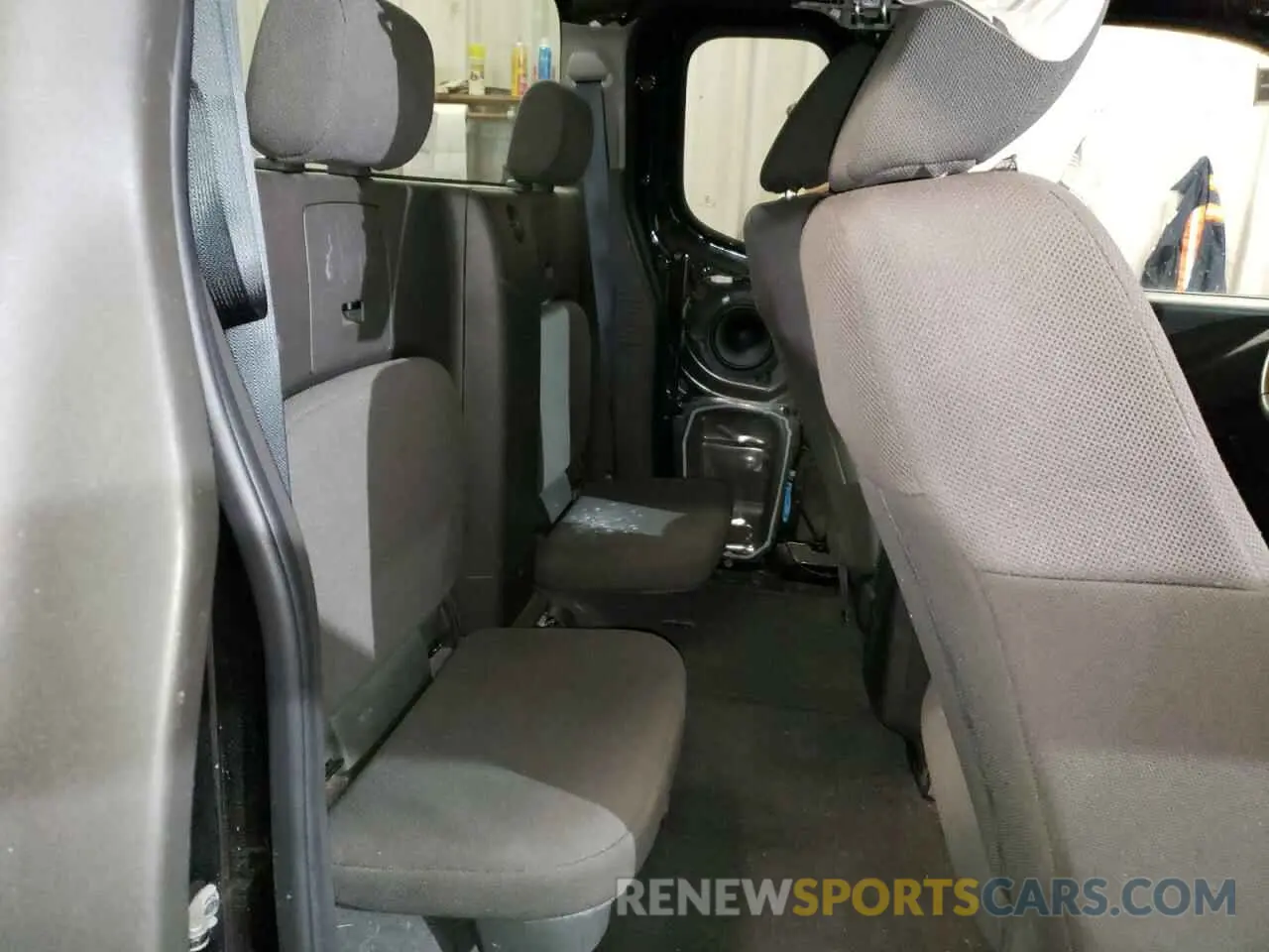 10 Photograph of a damaged car 1N6BD0CT5KN711960 NISSAN FRONTIER 2019