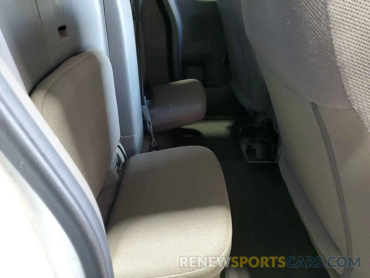 10 Photograph of a damaged car 1N6BD0CT7KN778480 NISSAN FRONTIER 2019