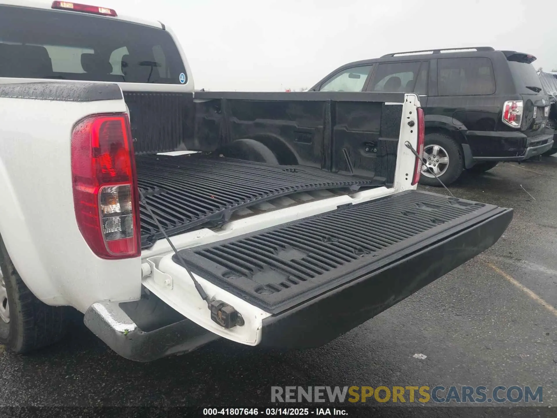 16 Photograph of a damaged car 1N6BD0CT7KN793478 NISSAN FRONTIER 2019