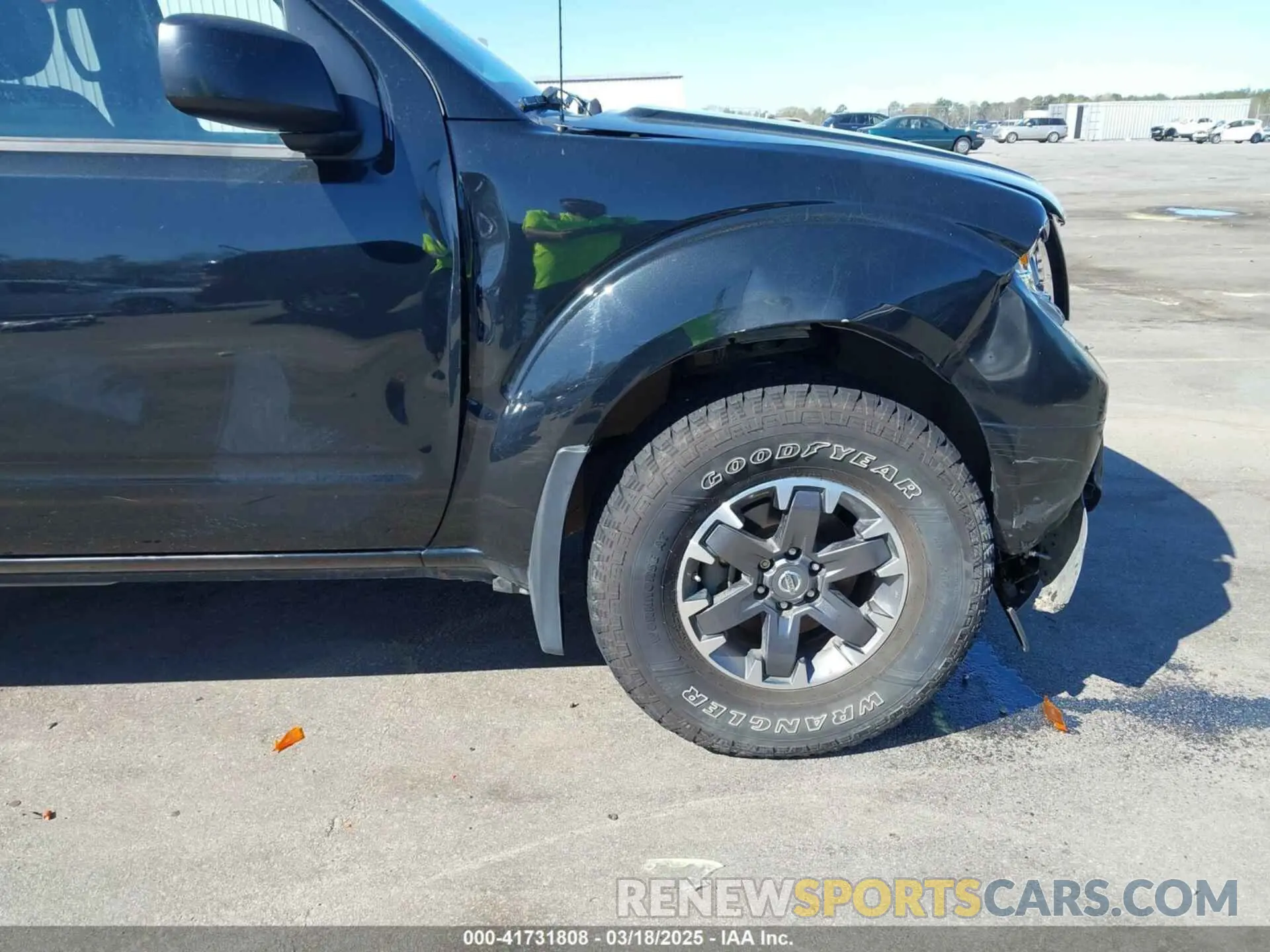 18 Photograph of a damaged car 1N6DD0ER1KN700433 NISSAN FRONTIER 2019