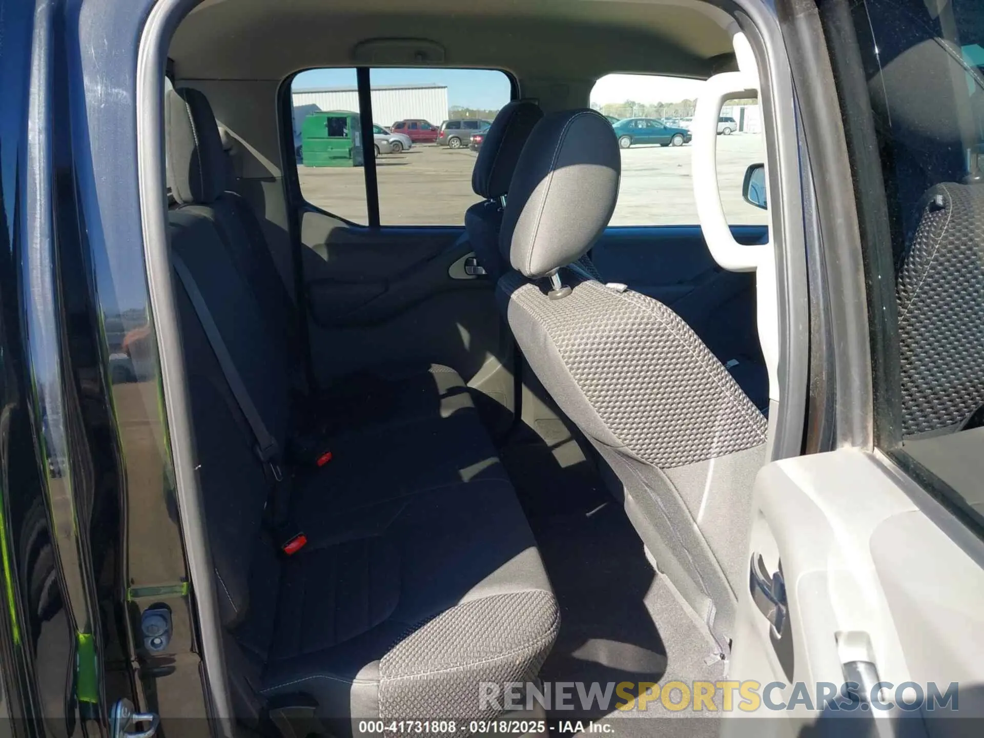 8 Photograph of a damaged car 1N6DD0ER1KN700433 NISSAN FRONTIER 2019