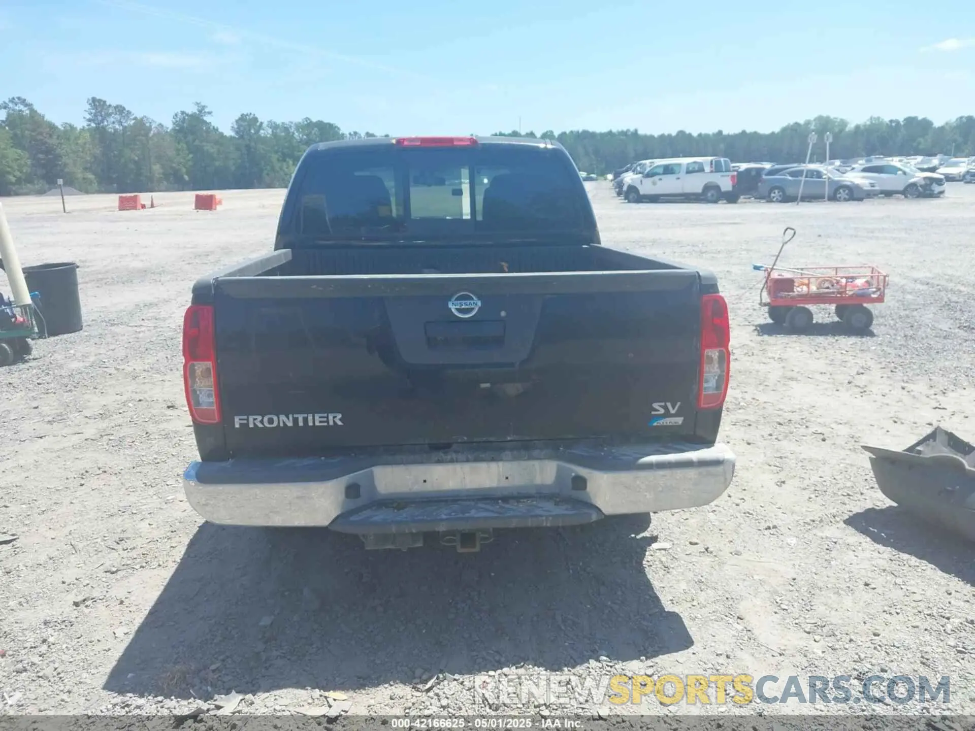 17 Photograph of a damaged car 1N6DD0ER4KN764983 NISSAN FRONTIER 2019