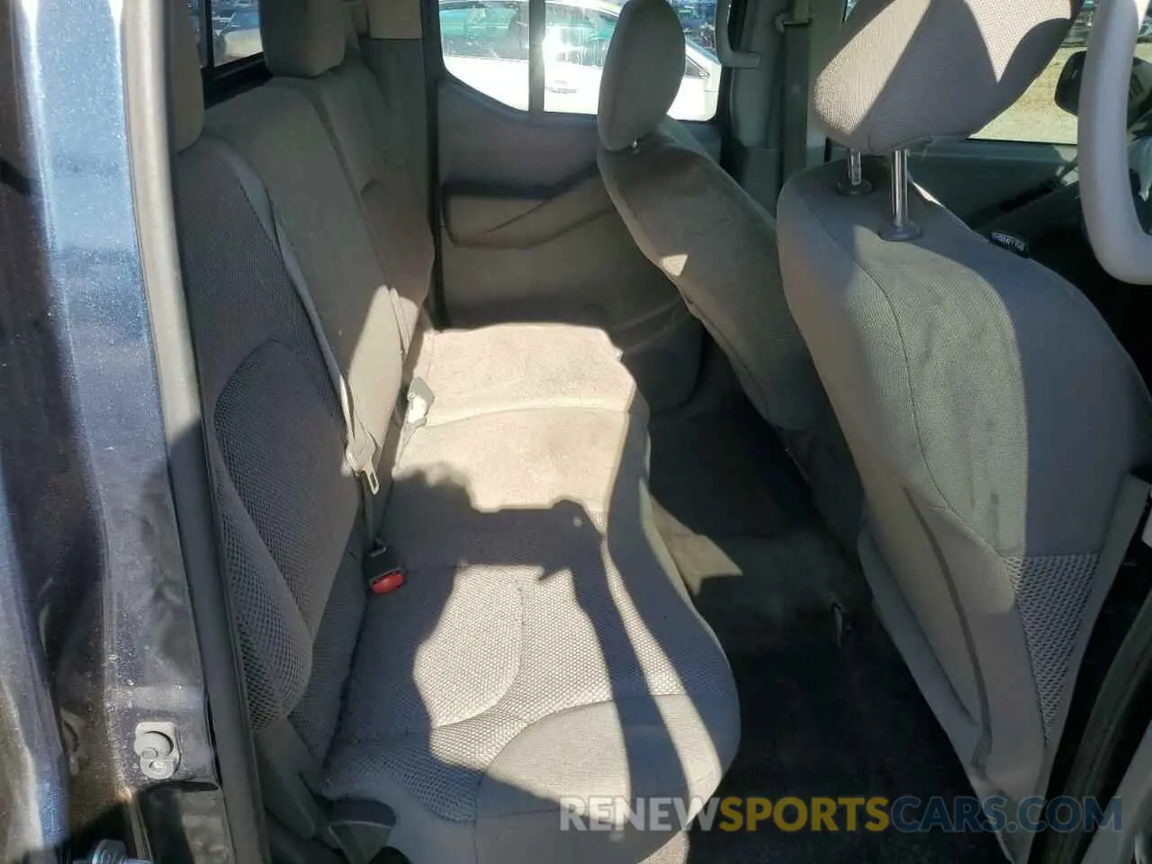 10 Photograph of a damaged car 1N6DD0ER4KN792427 NISSAN FRONTIER 2019
