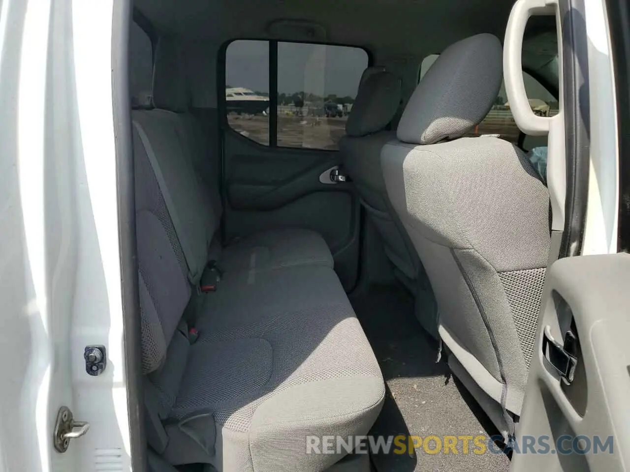 10 Photograph of a damaged car 1N6DD0ER4KN876005 NISSAN FRONTIER 2019