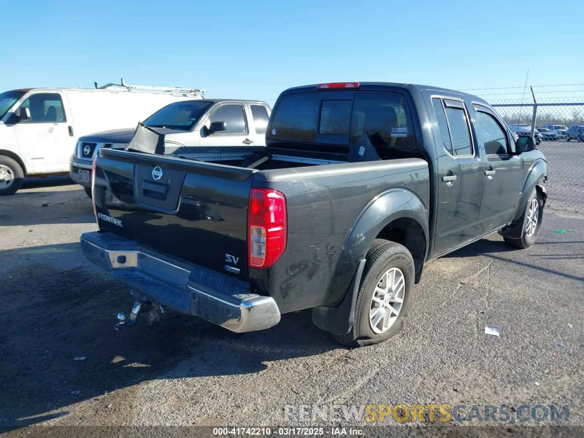 4 Photograph of a damaged car 1N6DD0ER6KN767674 NISSAN FRONTIER 2019