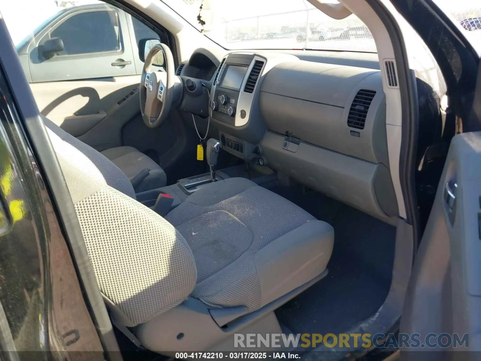 5 Photograph of a damaged car 1N6DD0ER6KN767674 NISSAN FRONTIER 2019