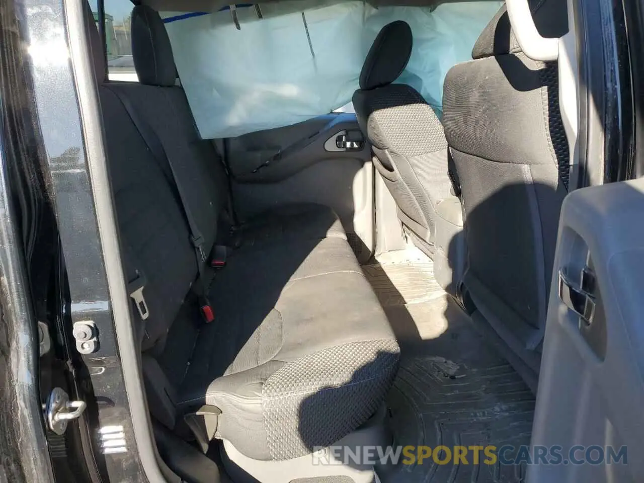 10 Photograph of a damaged car 1N6DD0ER7KN723165 NISSAN FRONTIER 2019