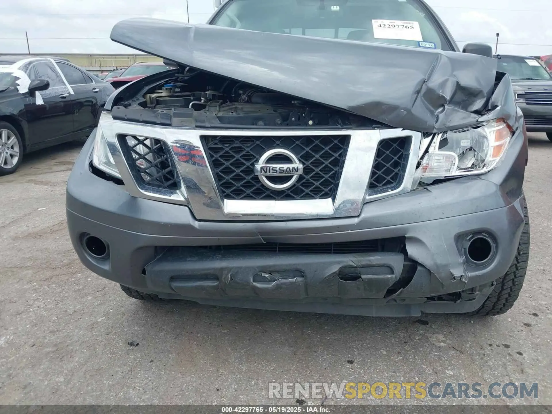 12 Photograph of a damaged car 1N6DD0ER7KN783933 NISSAN FRONTIER 2019