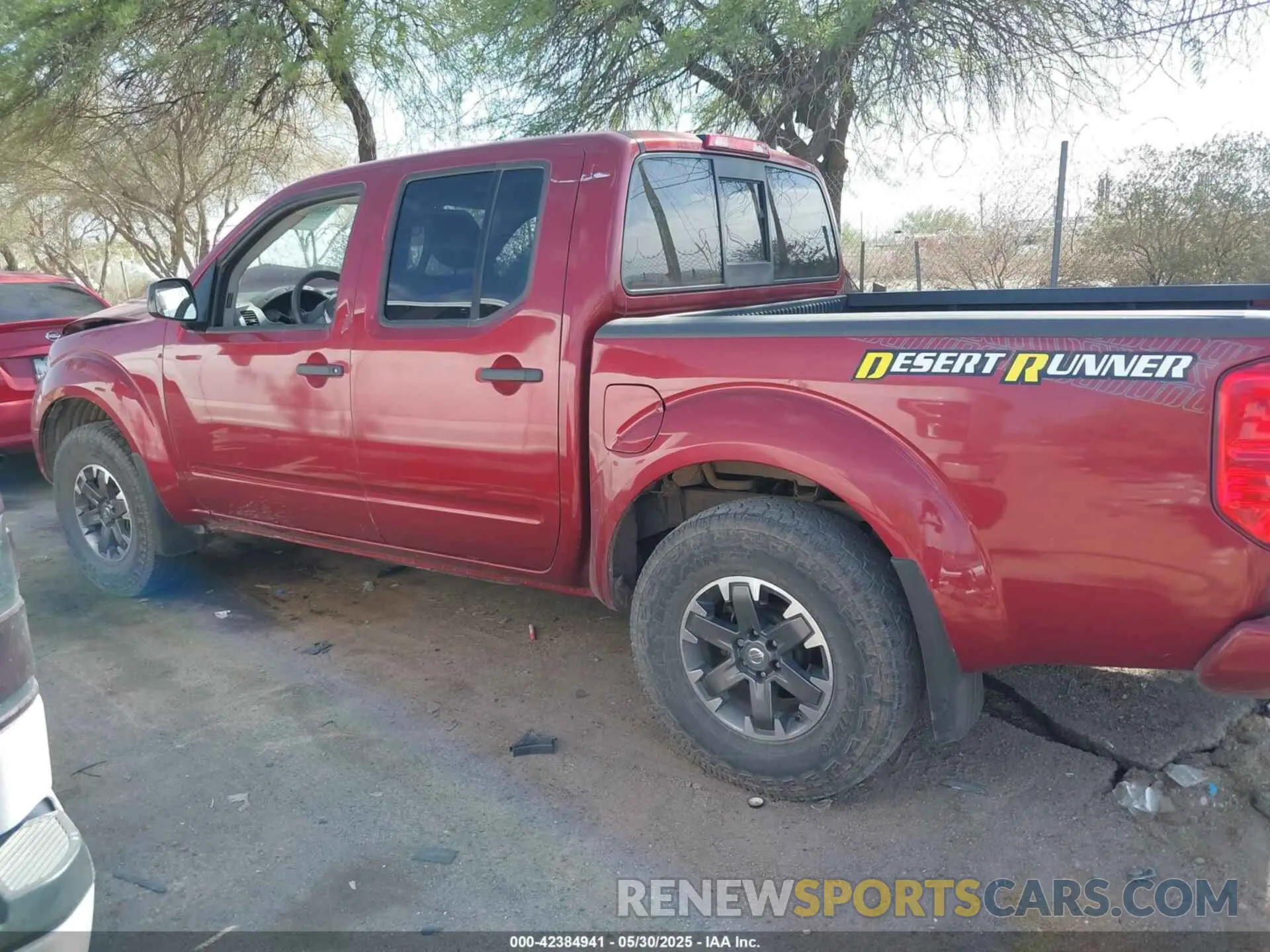 14 Photograph of a damaged car 1N6DD0ER8KN743621 NISSAN FRONTIER 2019