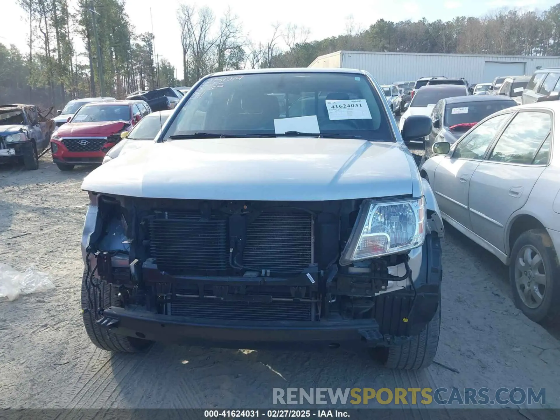 12 Photograph of a damaged car 1N6DD0ER8KN872605 NISSAN FRONTIER 2019