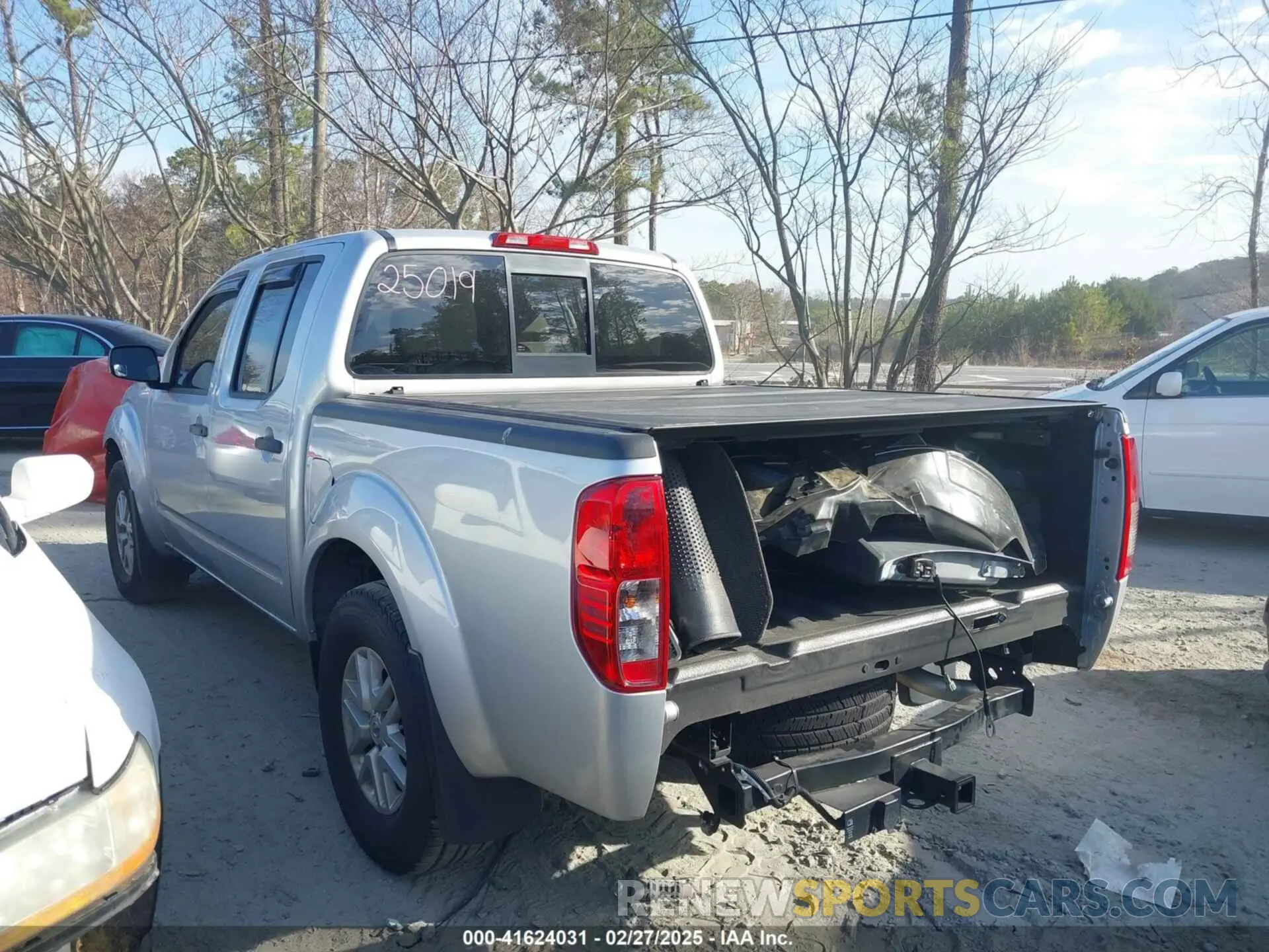14 Photograph of a damaged car 1N6DD0ER8KN872605 NISSAN FRONTIER 2019