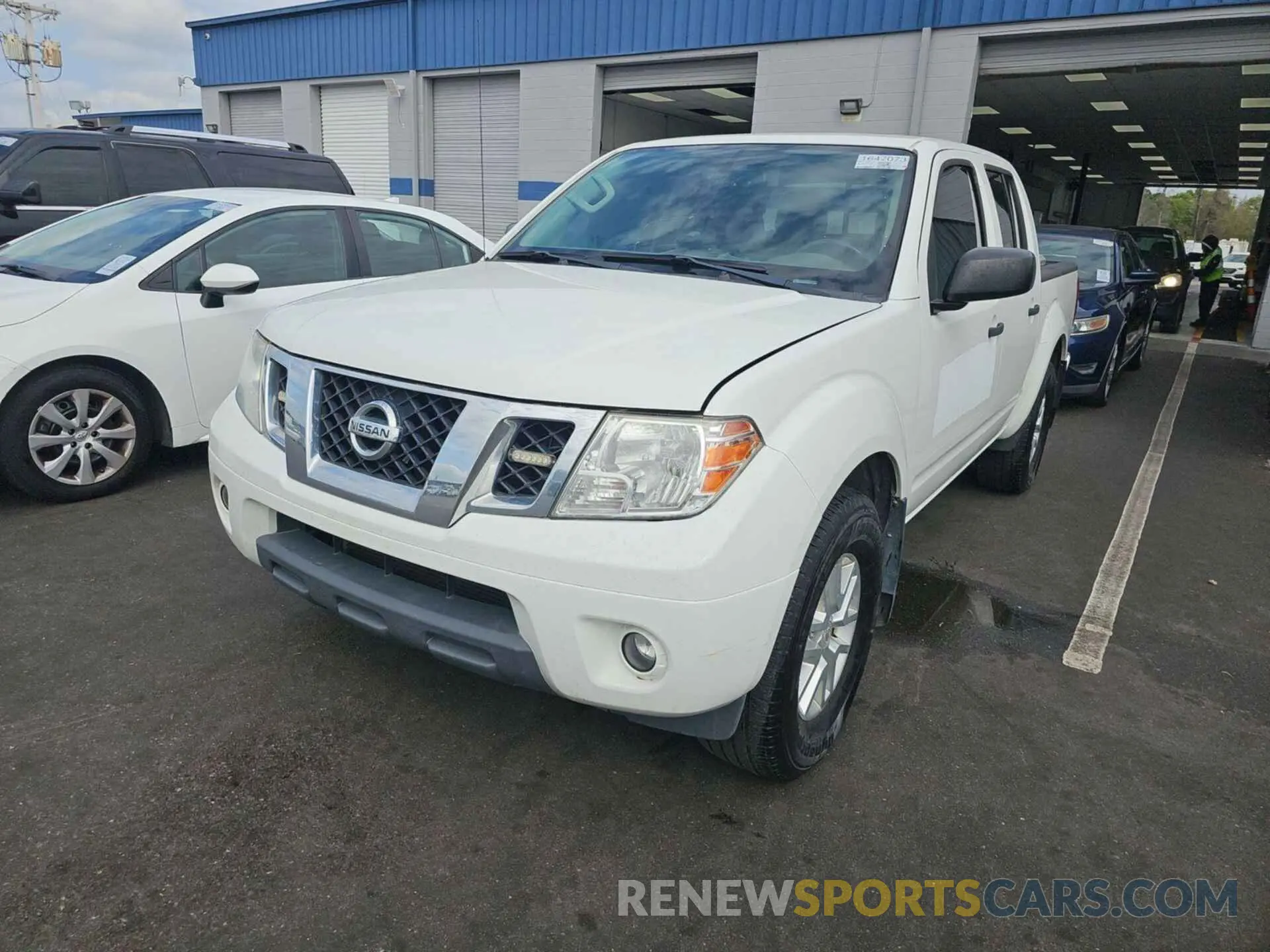 10 Photograph of a damaged car 1N6DD0EV1KN724311 NISSAN FRONTIER 2019