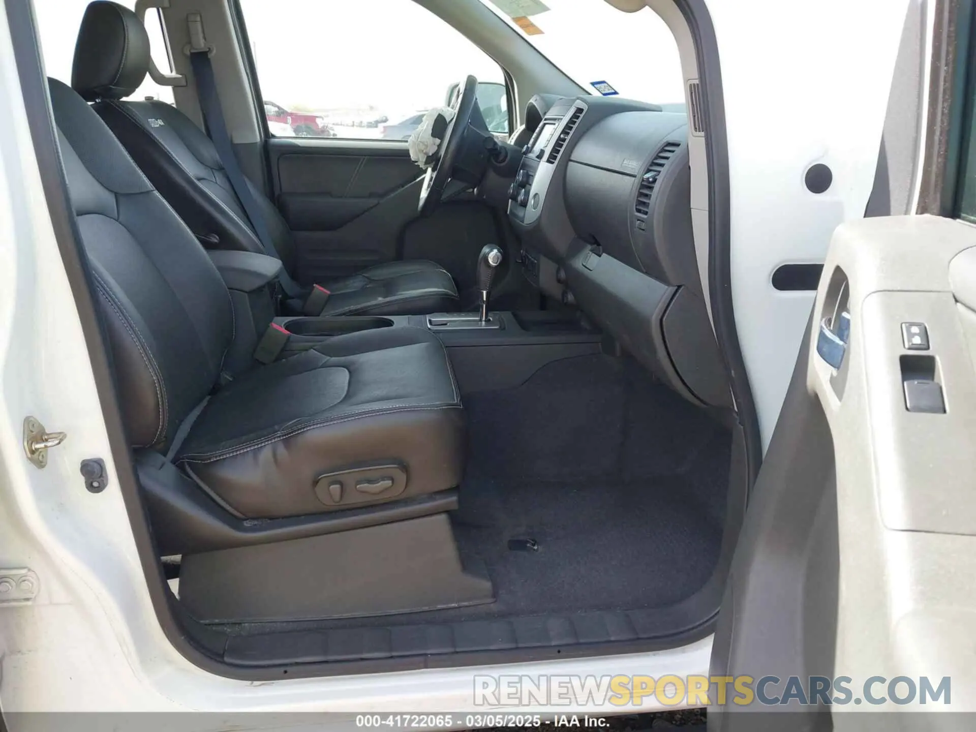 5 Photograph of a damaged car 1N6DD0EV8KN795361 NISSAN FRONTIER 2019