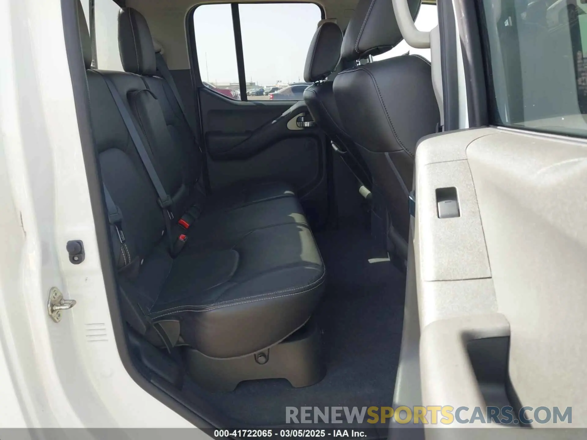 8 Photograph of a damaged car 1N6DD0EV8KN795361 NISSAN FRONTIER 2019