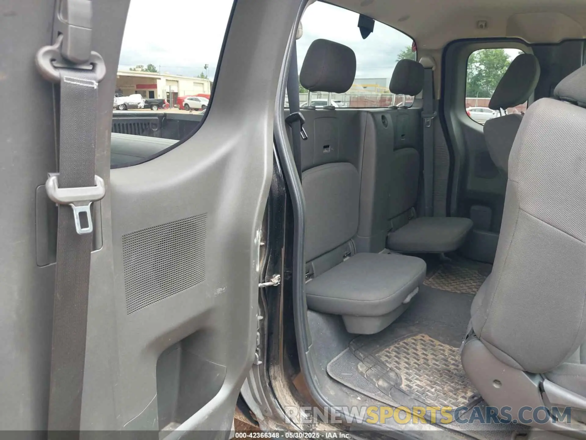 8 Photograph of a damaged car 1N6ED0CE4LN709584 NISSAN FRONTIER 2020