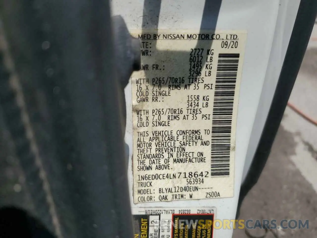 12 Photograph of a damaged car 1N6ED0CE4LN718642 NISSAN FRONTIER 2020