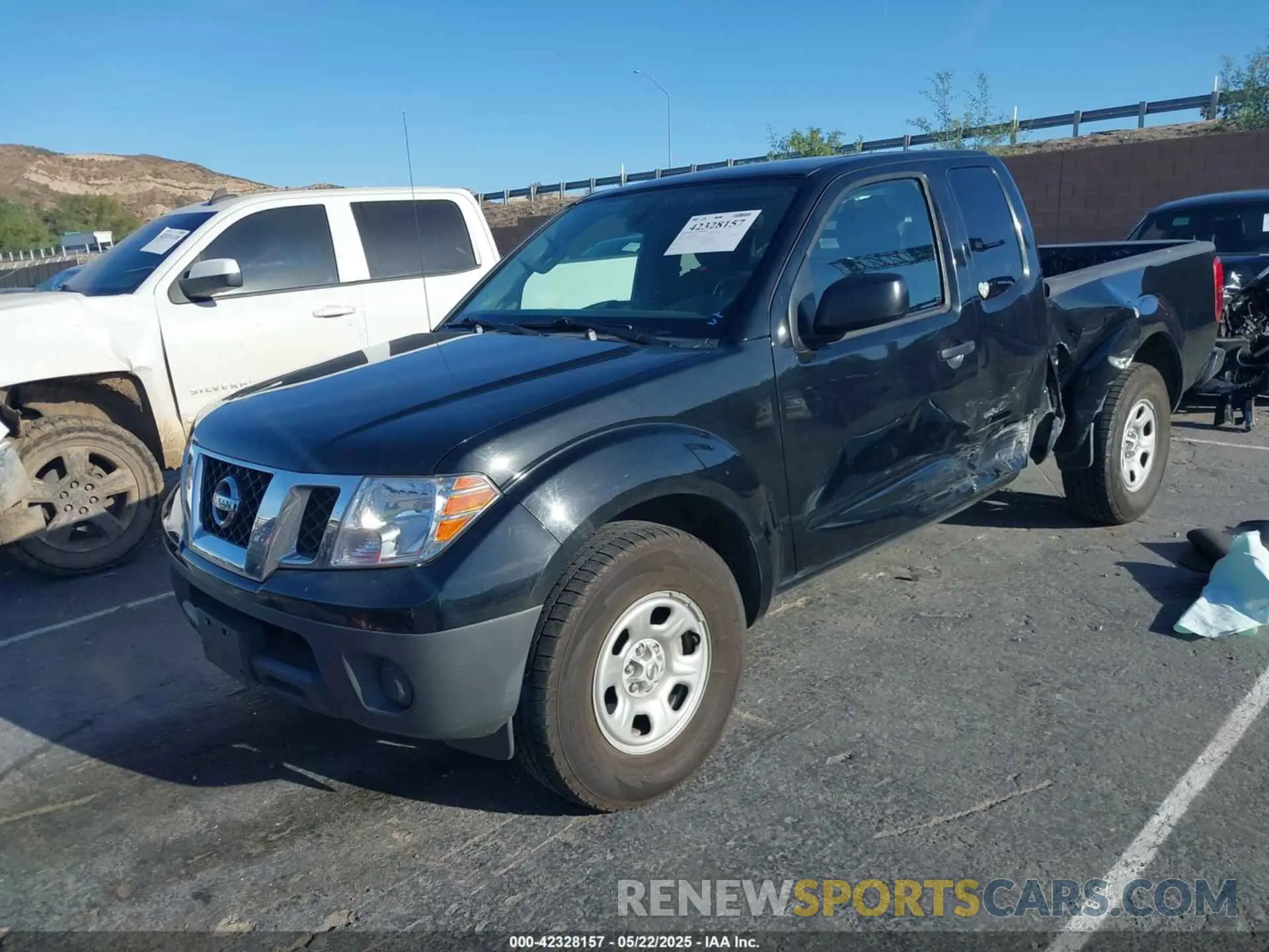2 Photograph of a damaged car 1N6ED0CE4LN723338 NISSAN FRONTIER 2020