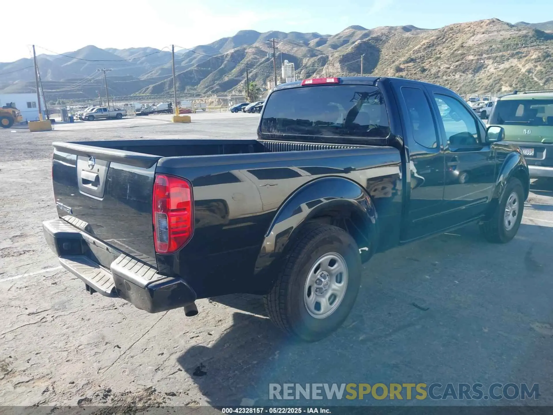4 Photograph of a damaged car 1N6ED0CE4LN723338 NISSAN FRONTIER 2020