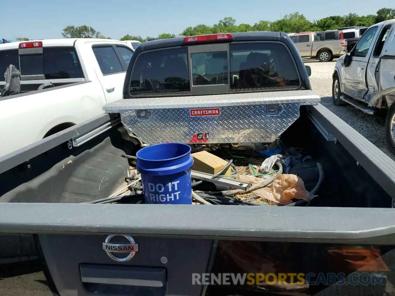 10 Photograph of a damaged car 1N6ED0CF5LN703883 NISSAN FRONTIER 2020
