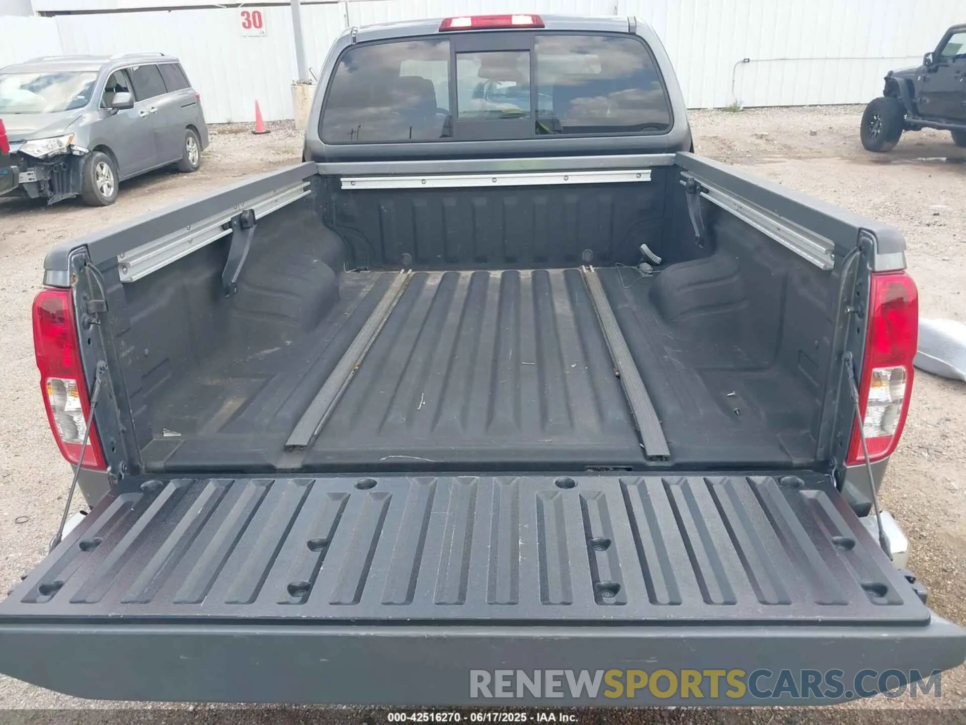 18 Photograph of a damaged car 1N6ED0CF6LN703536 NISSAN FRONTIER 2020